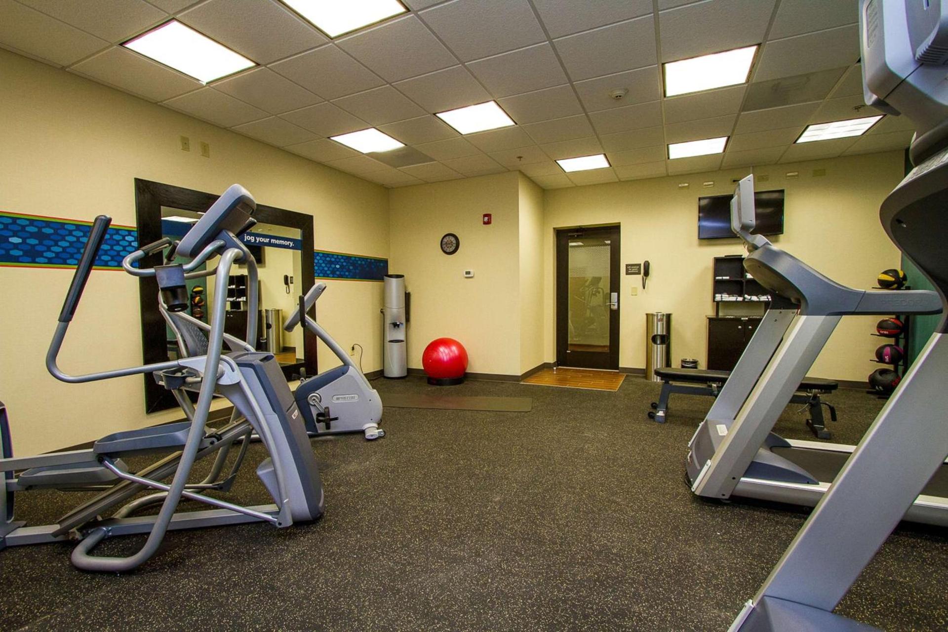 Hampton Inn Fayetteville photo 13