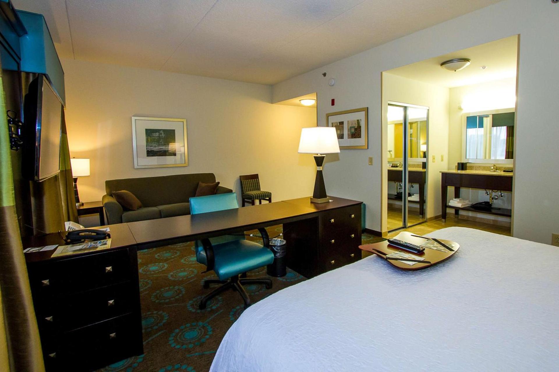 Hampton Inn Fayetteville photo 16