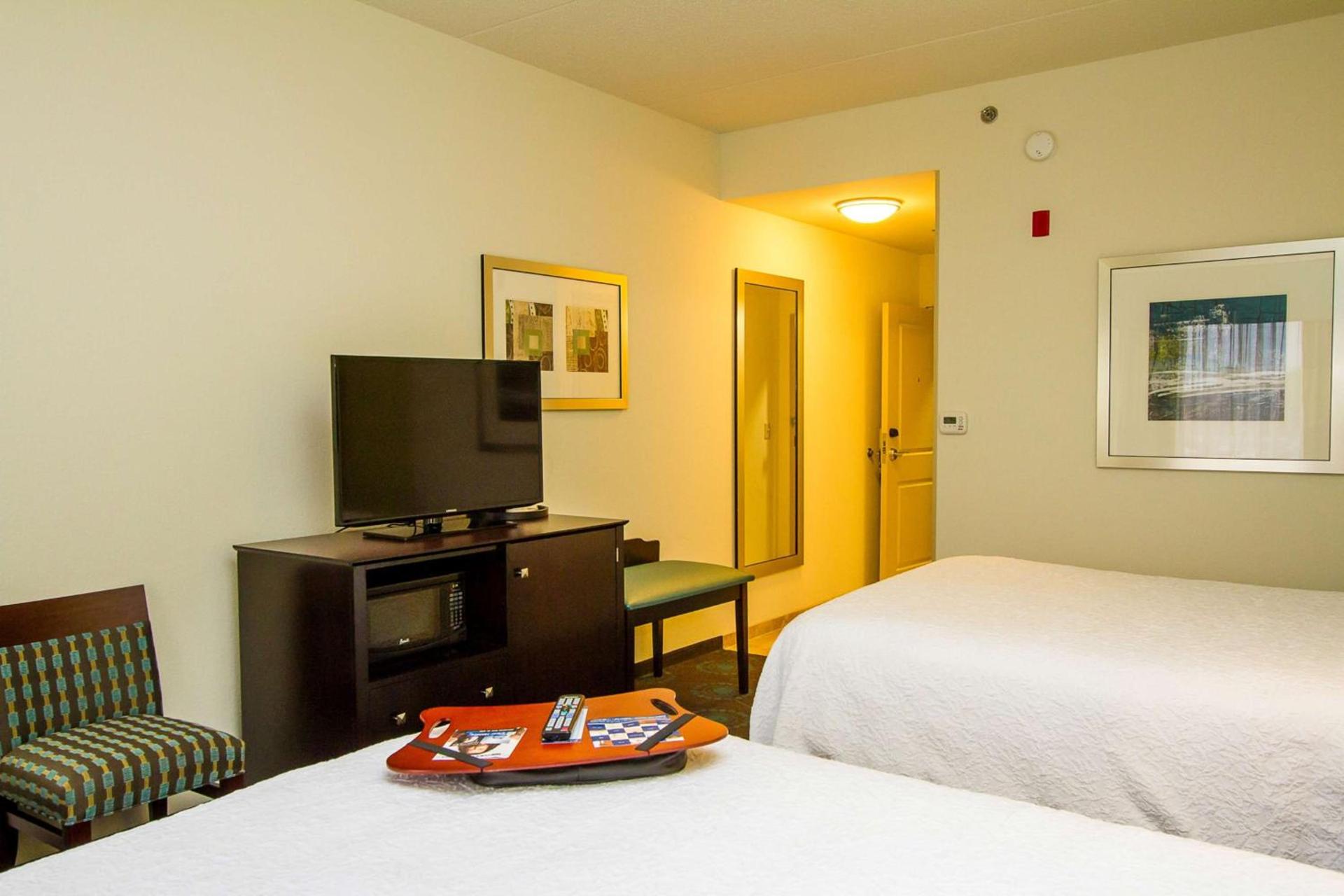 Hampton Inn Fayetteville photo 17