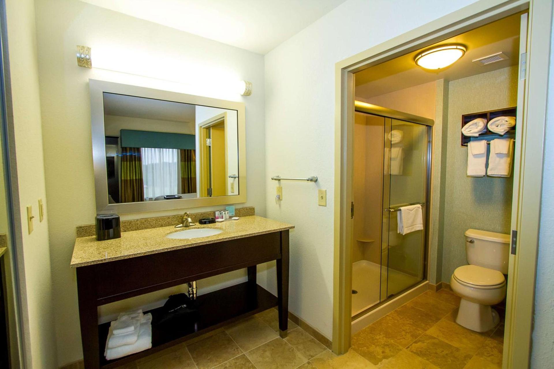 Hampton Inn Fayetteville photo 22