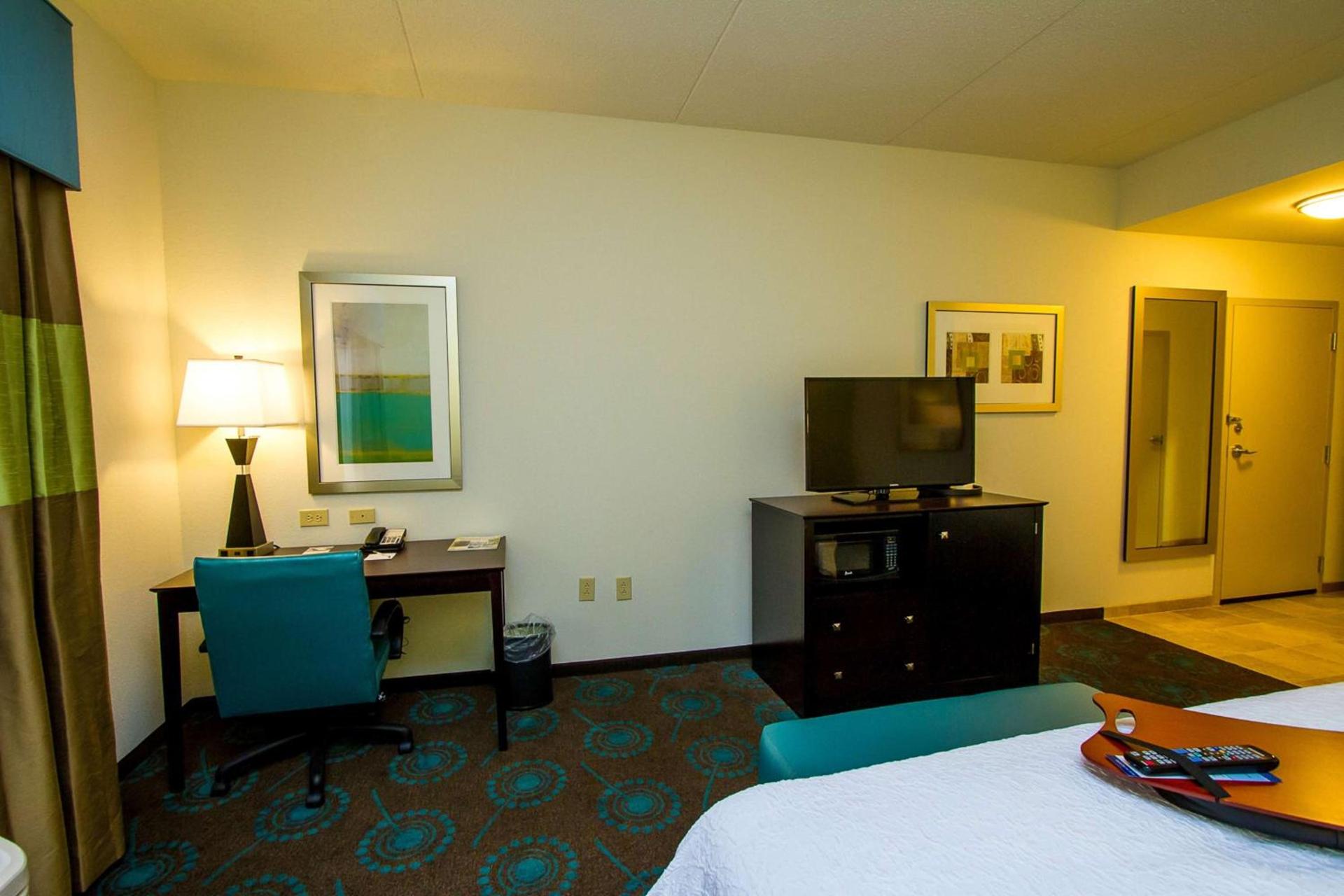 Hampton Inn Fayetteville photo 23