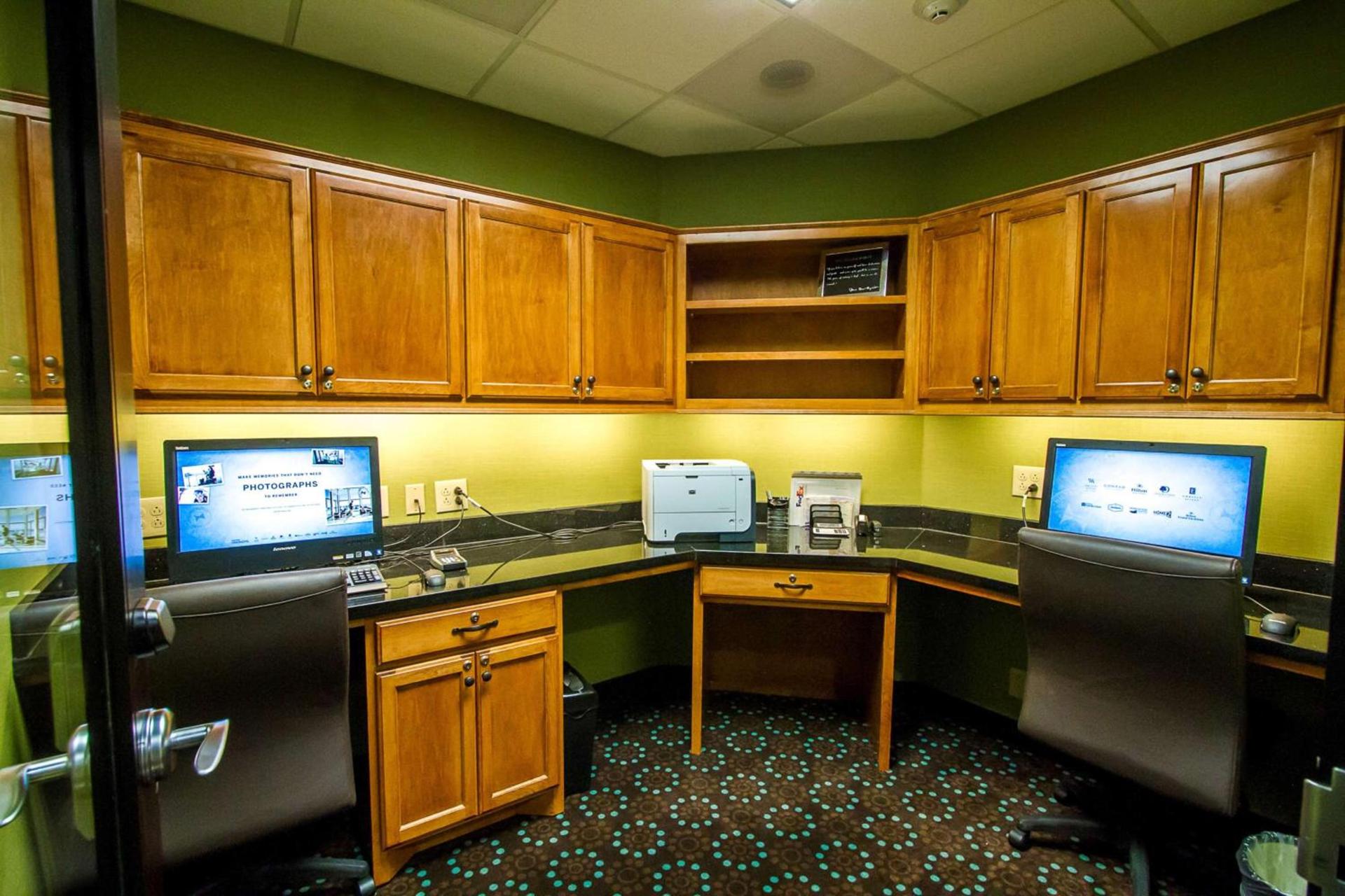 Hampton Inn Fayetteville photo 28