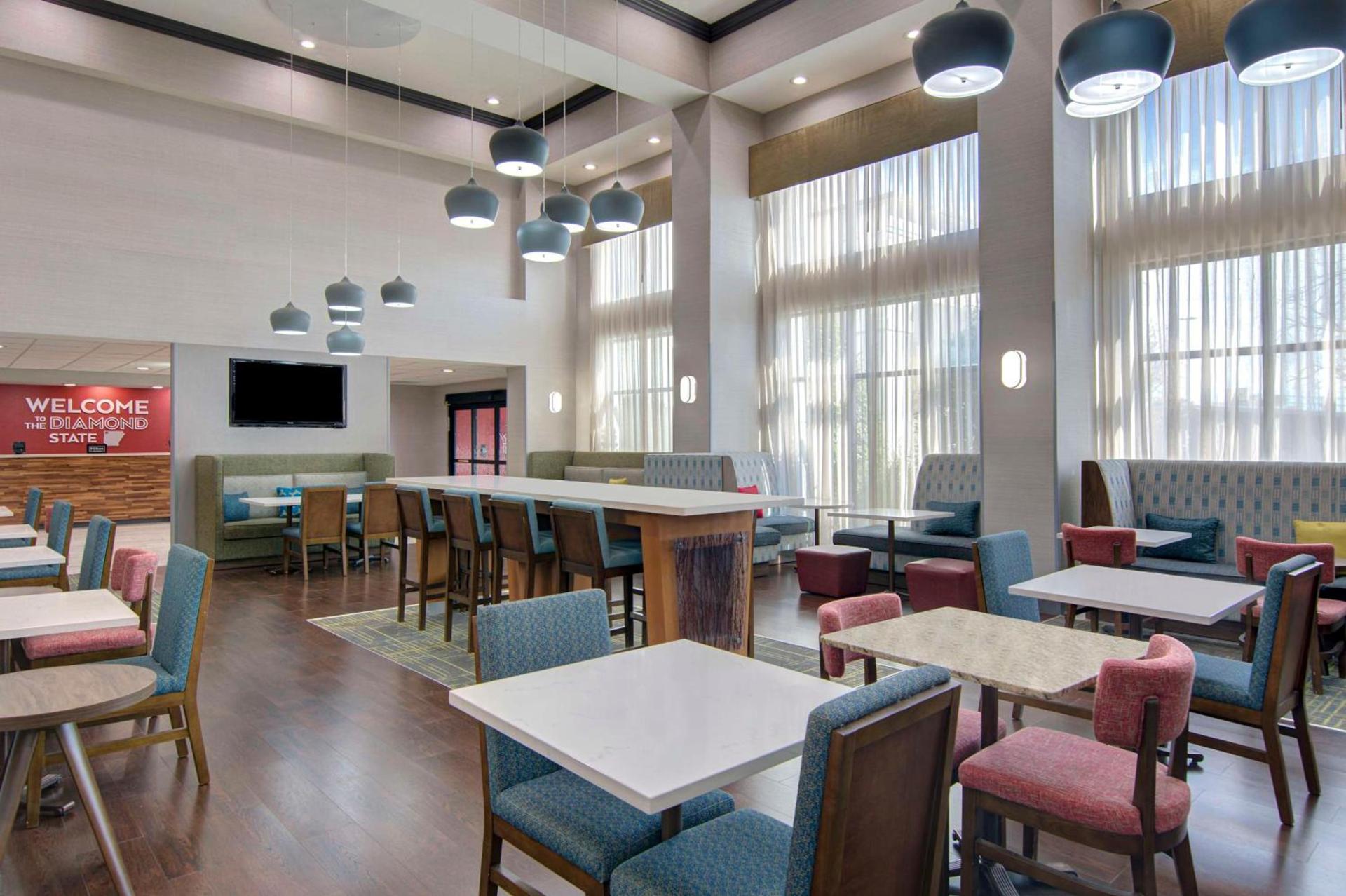Hampton Inn Fayetteville photo 9