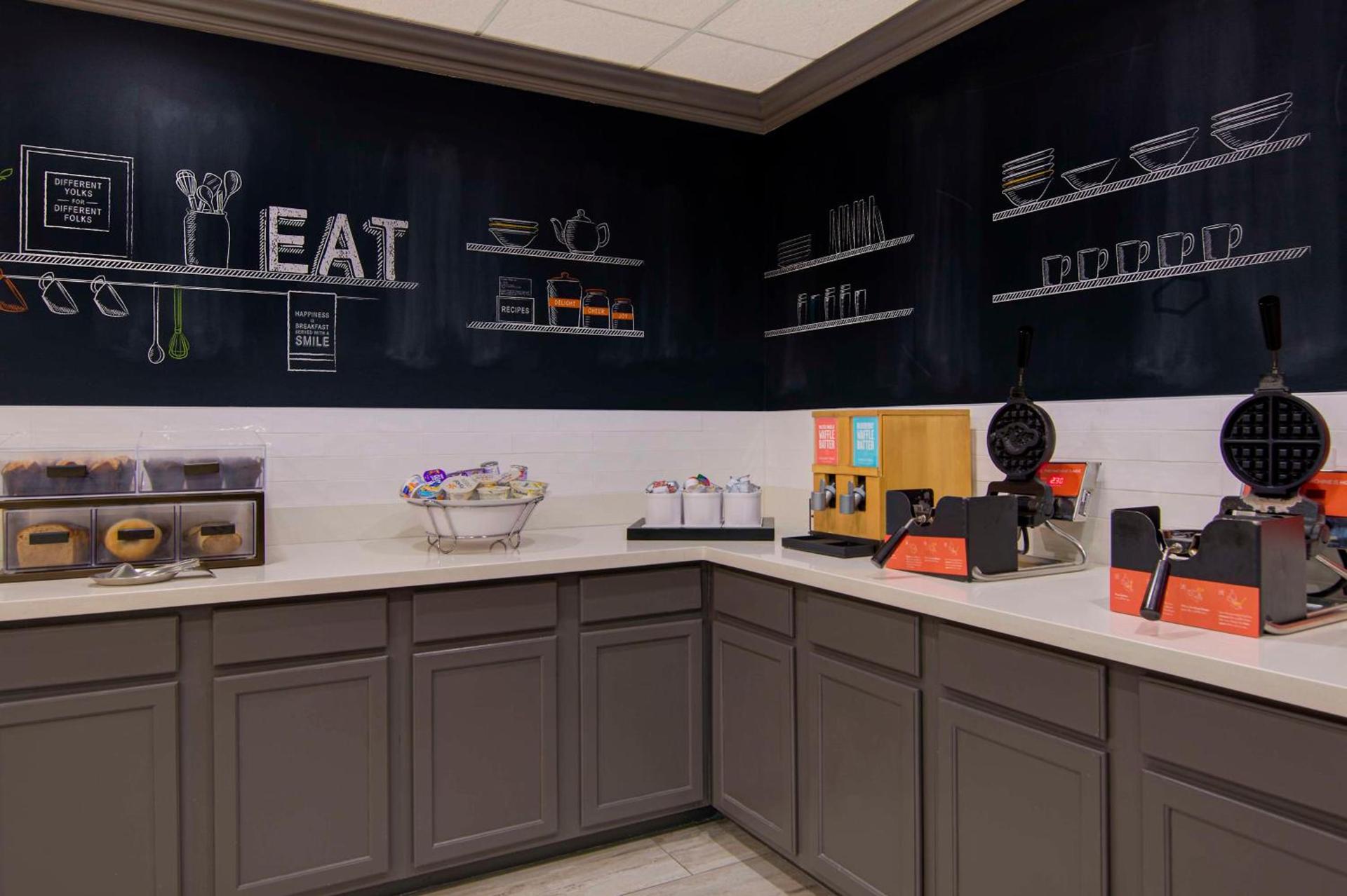 Hampton Inn Fayetteville photo 10