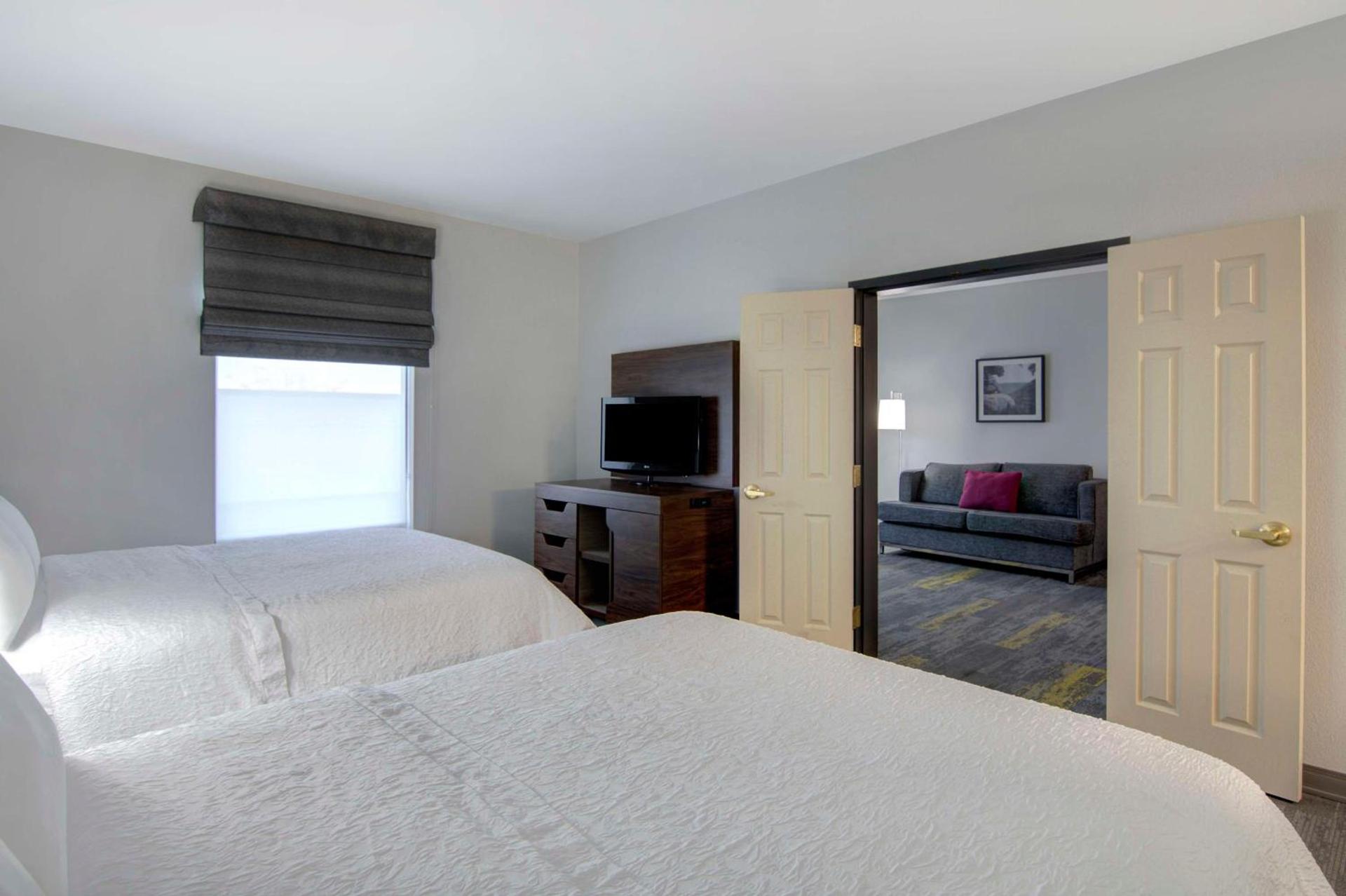 Hampton Inn Fayetteville photo 26