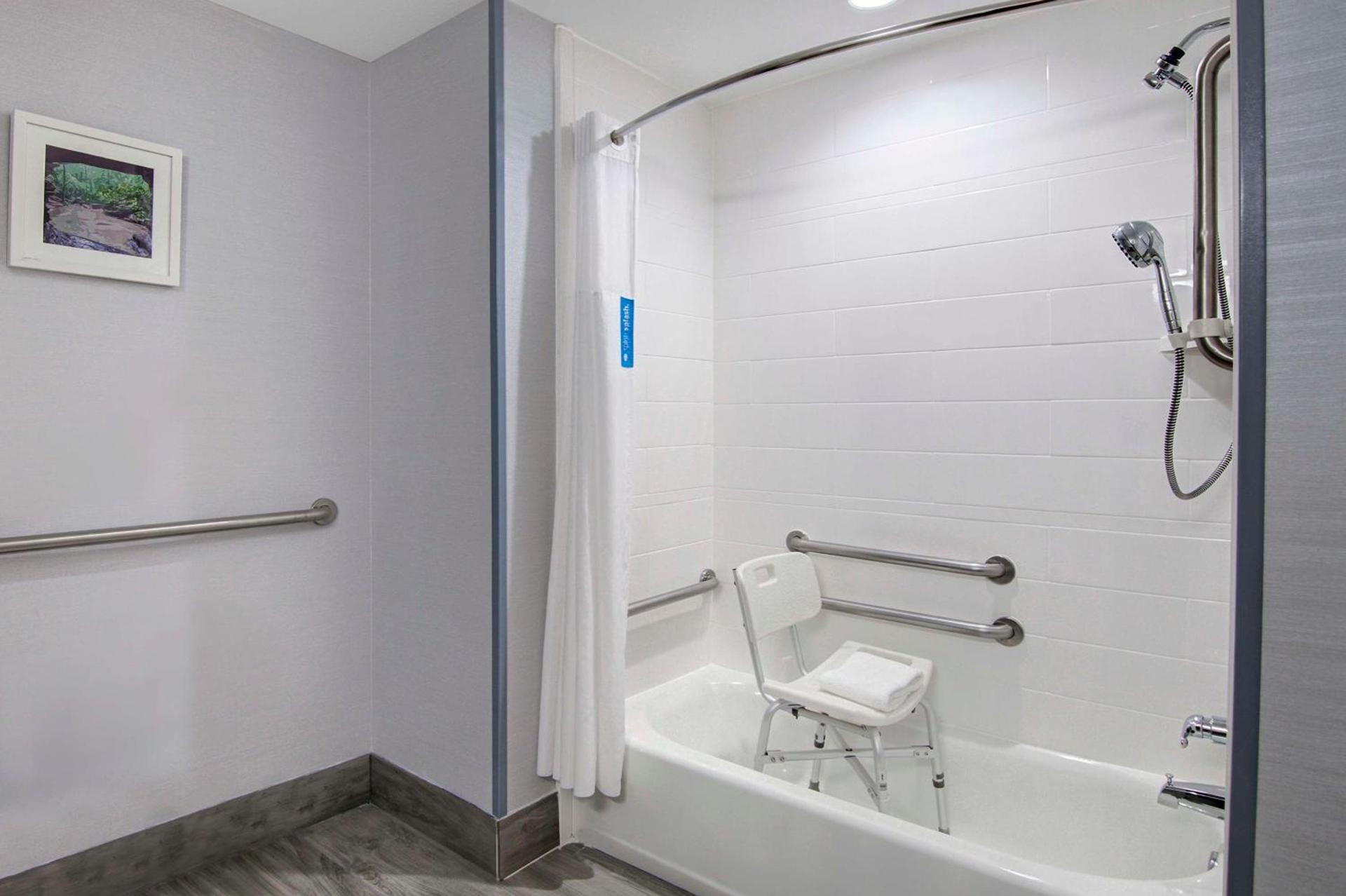 Hampton Inn Fayetteville photo 28