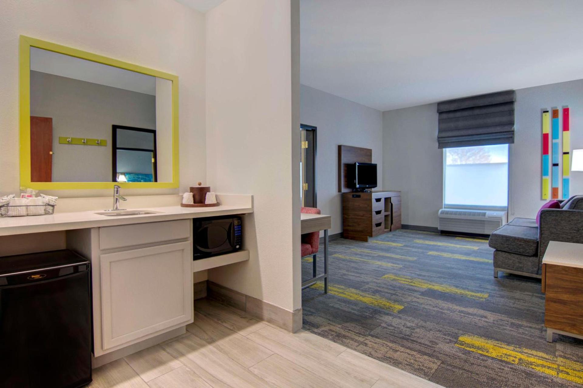 Hampton Inn Fayetteville photo 25