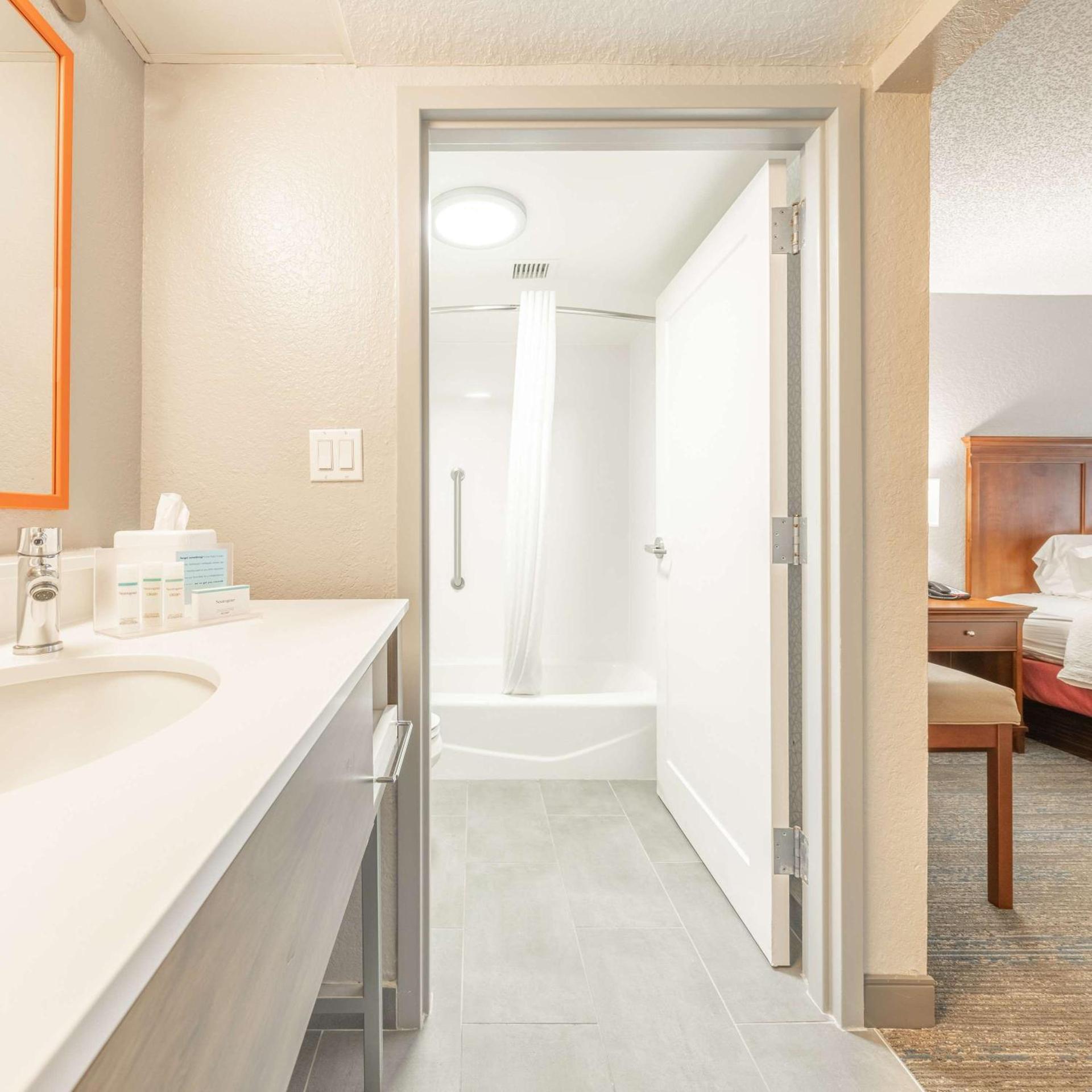 Hampton Inn Gainesville photo 42