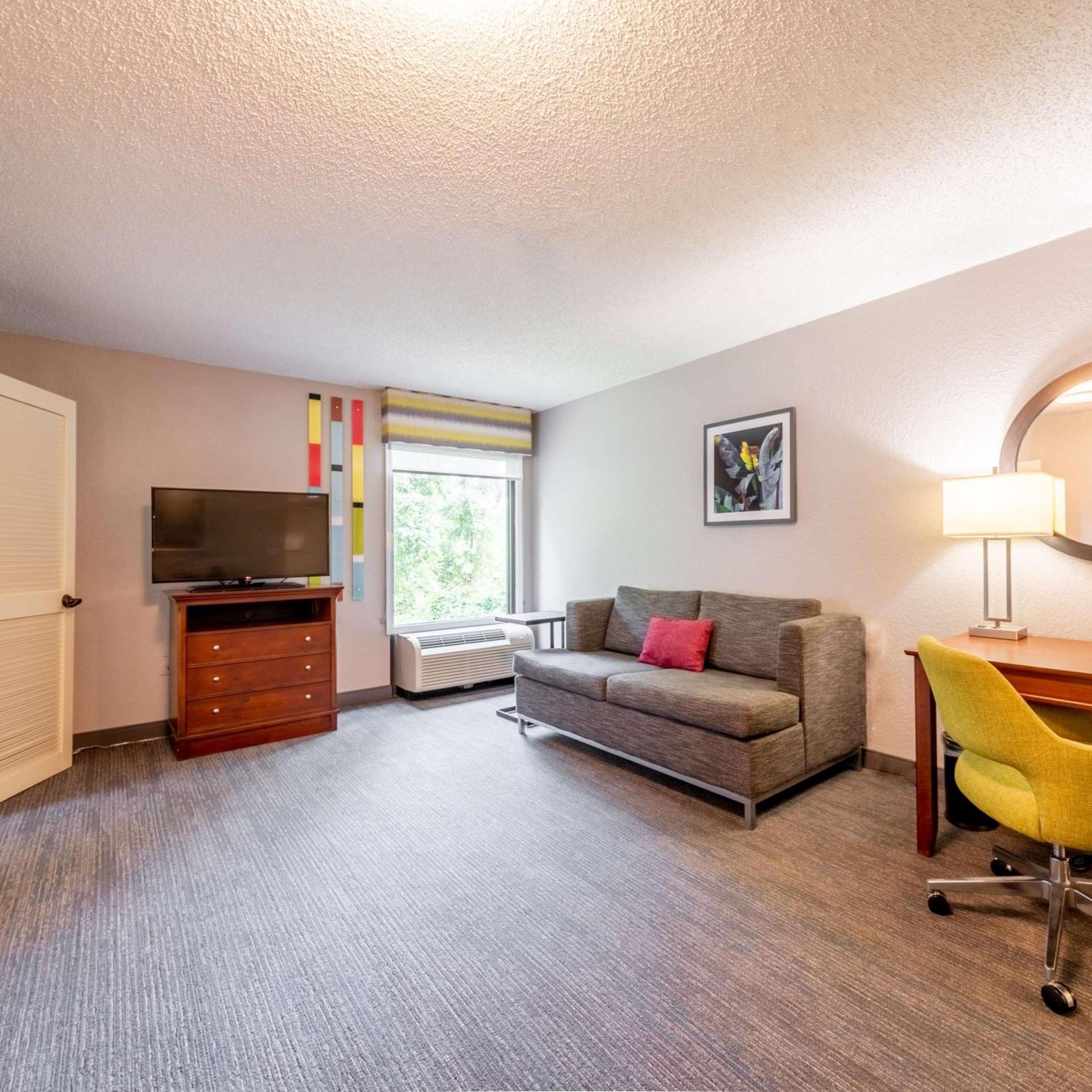 Hampton Inn Gainesville photo 45