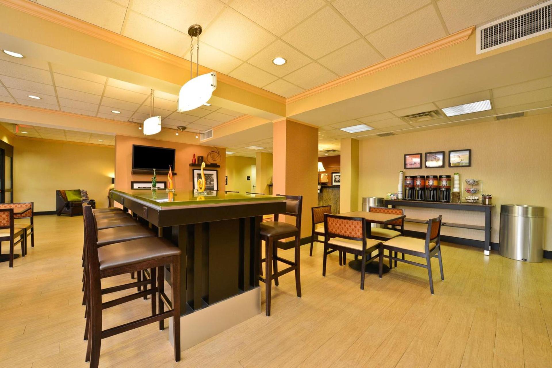 Hampton Inn - Greenville photo 11
