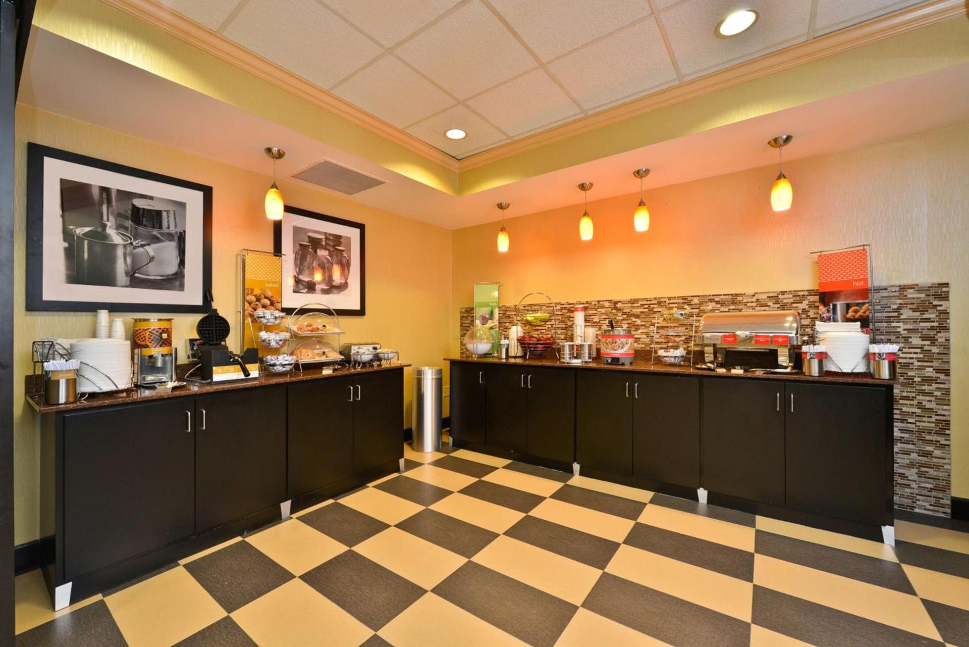 Hampton Inn - Greenville photo 12