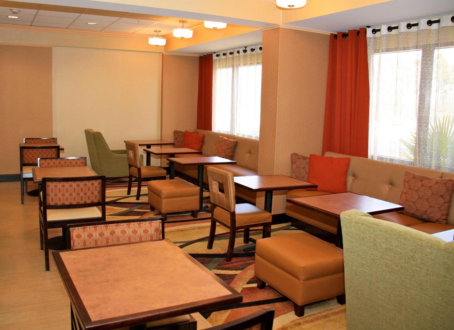 Hampton Inn - Greenville photo 13