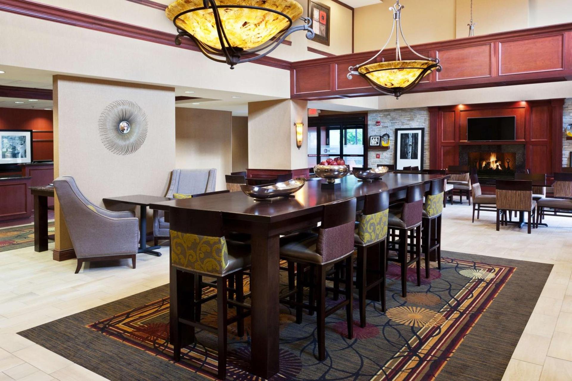 Hampton Inn & Suites Grove City photo 3
