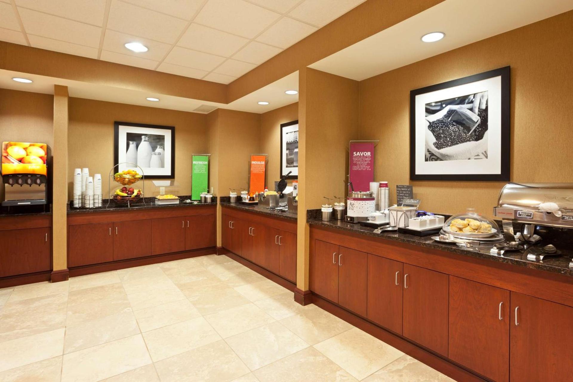 Hampton Inn & Suites Grove City photo 8