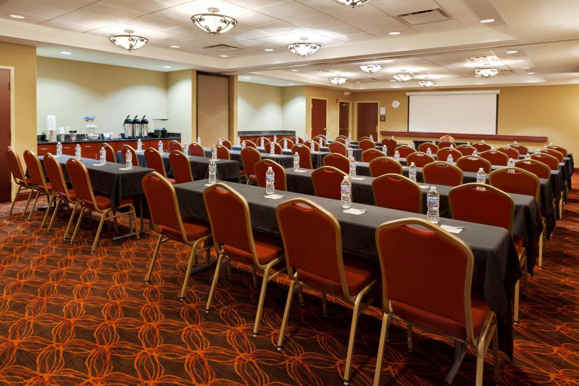 Hampton Inn & Suites Grove City photo 22