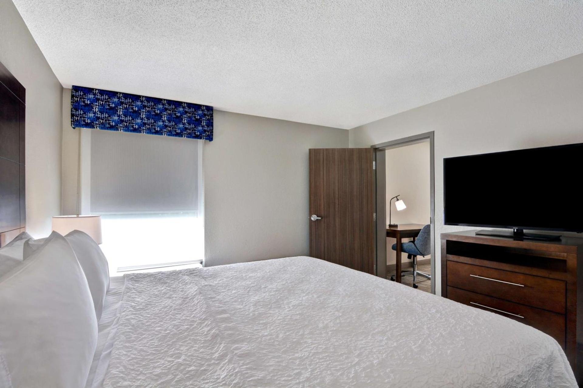 Hampton Inn Greenwood photo 15