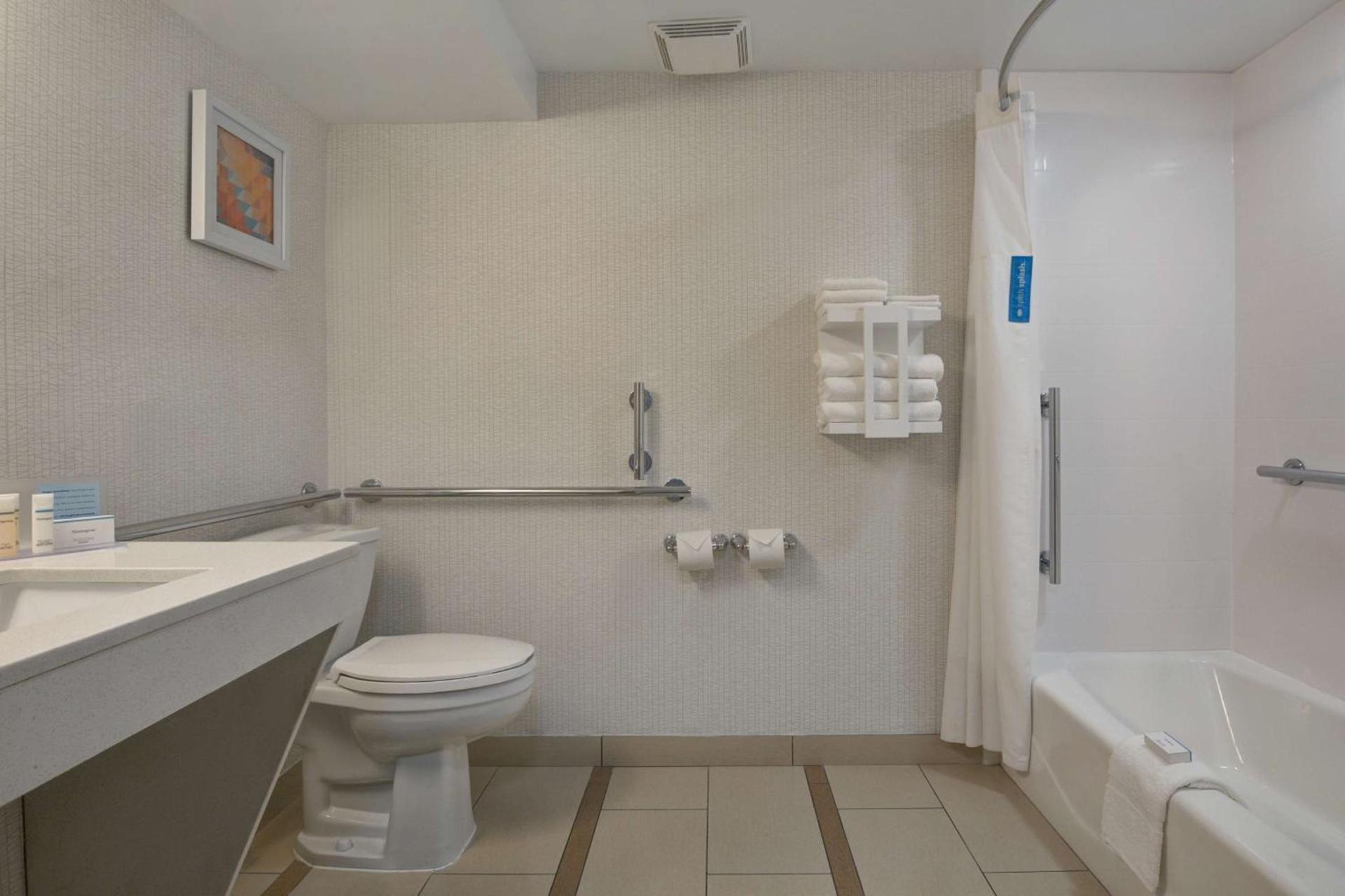 Hampton Inn Greenwood photo 19