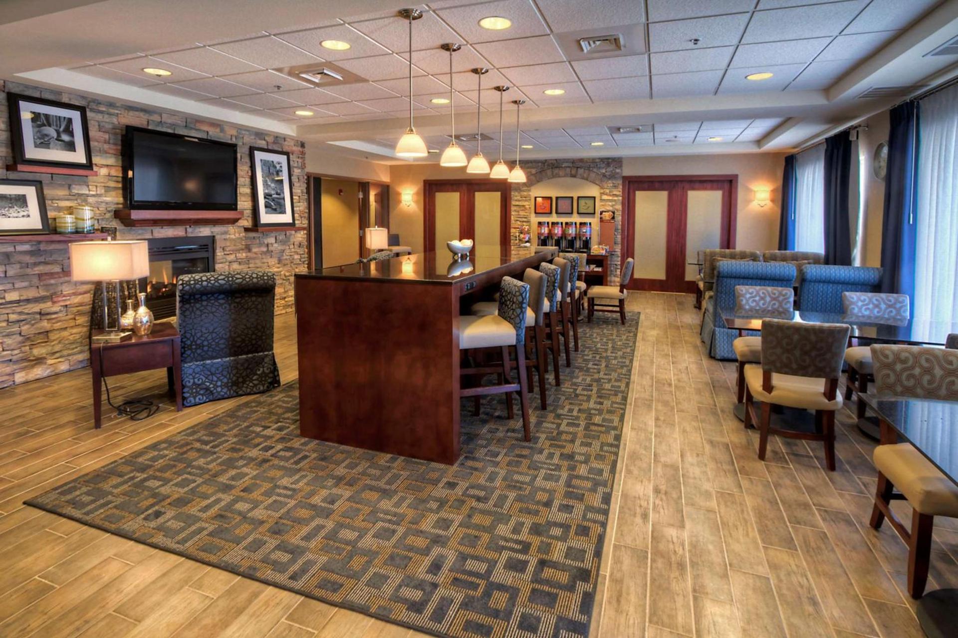 Hampton Inn - Great Falls photo 6