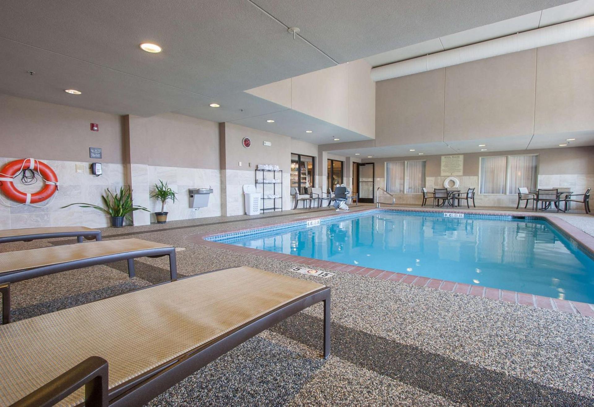 Hampton Inn - Great Falls photo 11