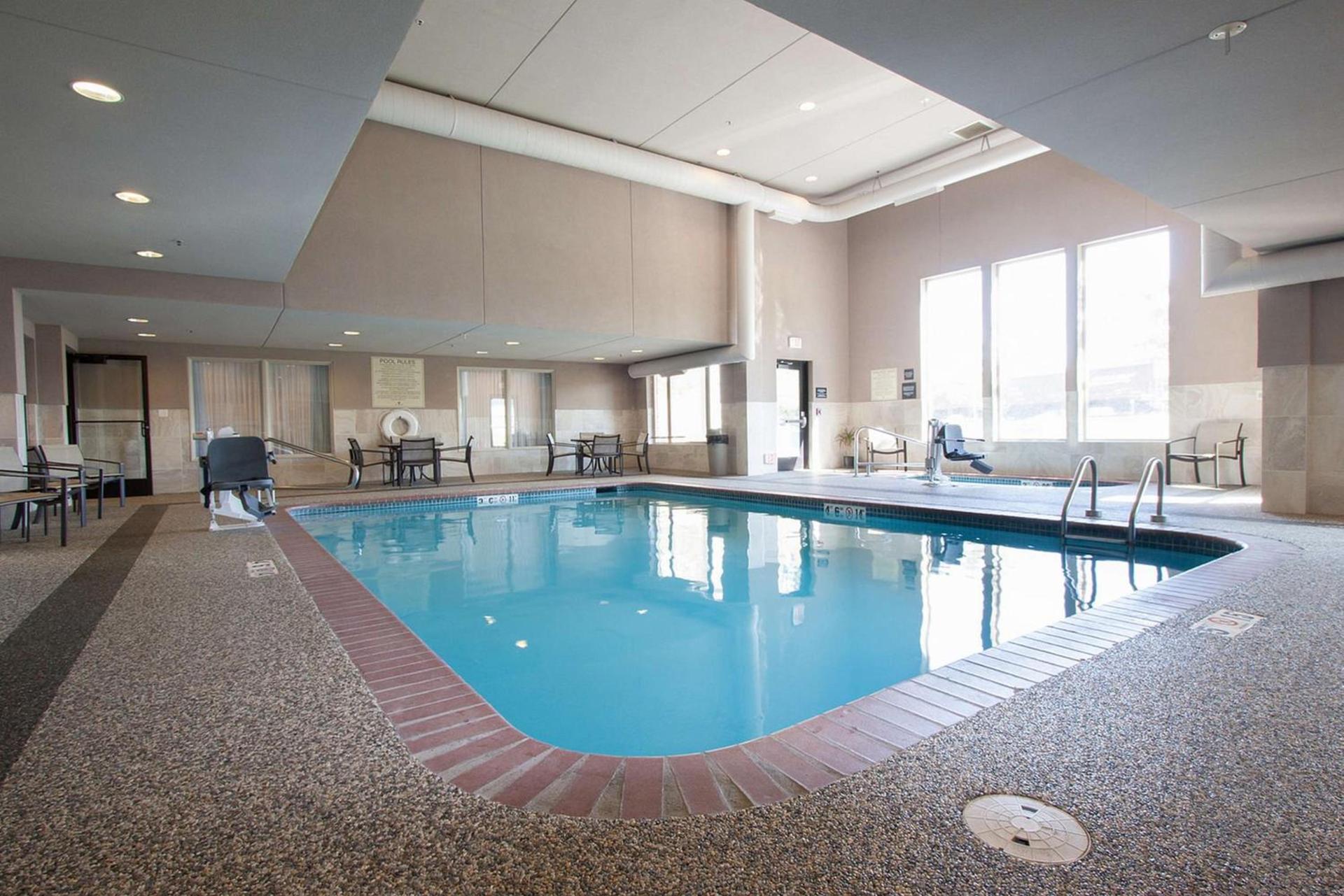 Hampton Inn - Great Falls photo 13