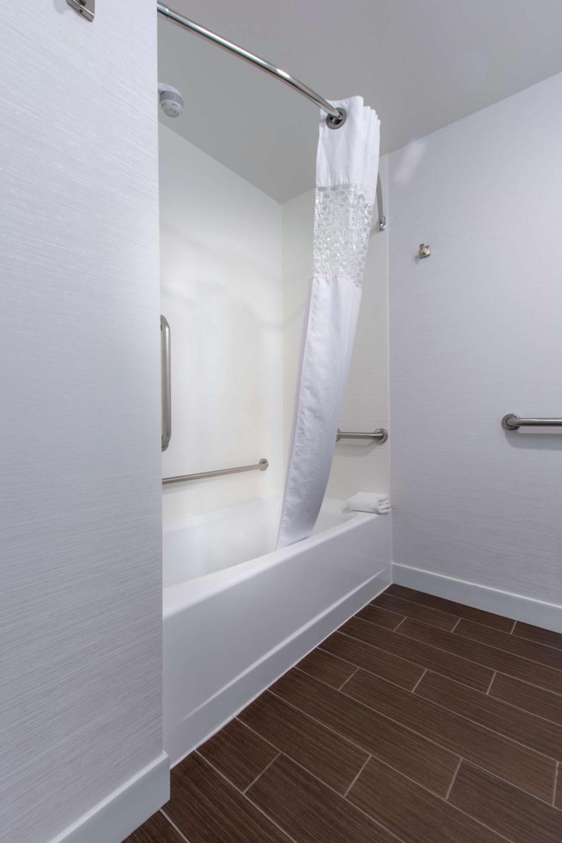 Hampton Inn - Great Falls photo 20