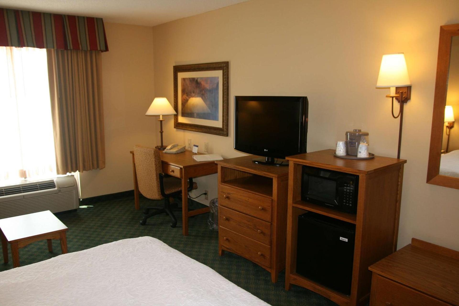 Hampton Inn Guntersville photo 13