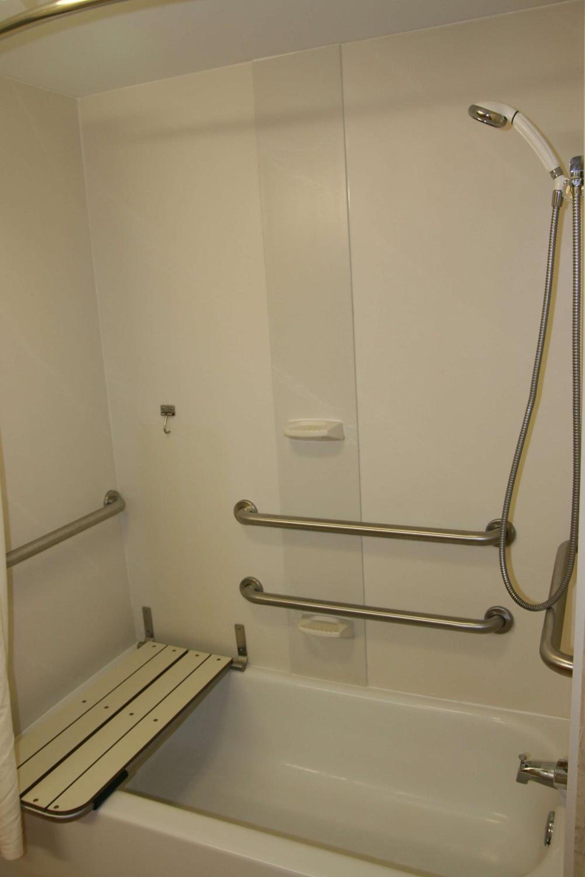 Hampton Inn Guntersville photo 23