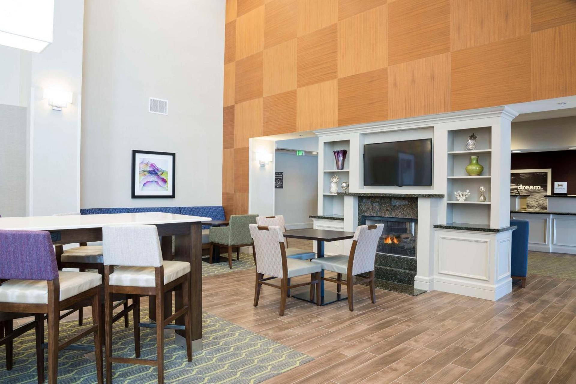 Hampton Inn & Suites Hartford-Manchester photo 4