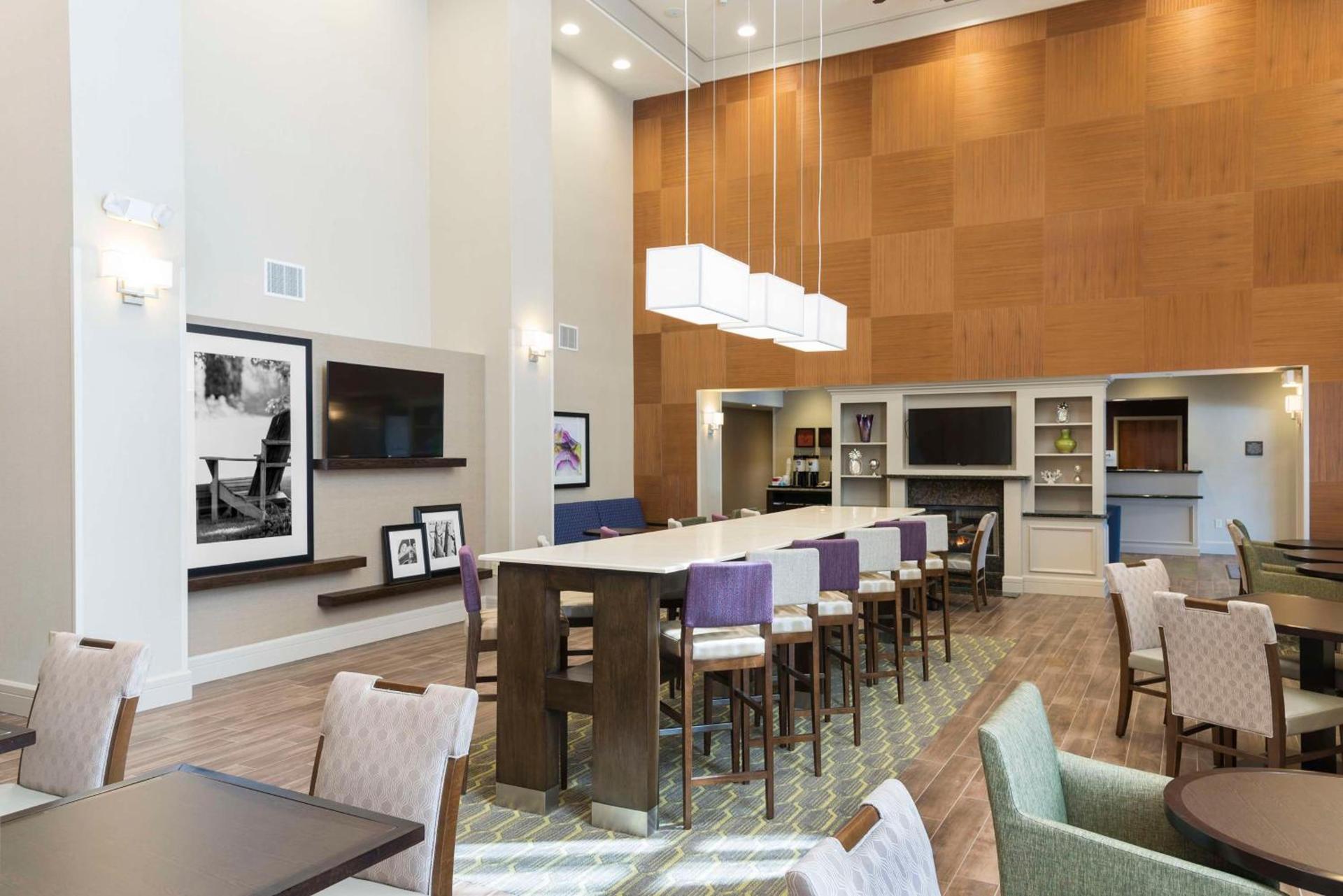 Hampton Inn & Suites Hartford-Manchester photo 5