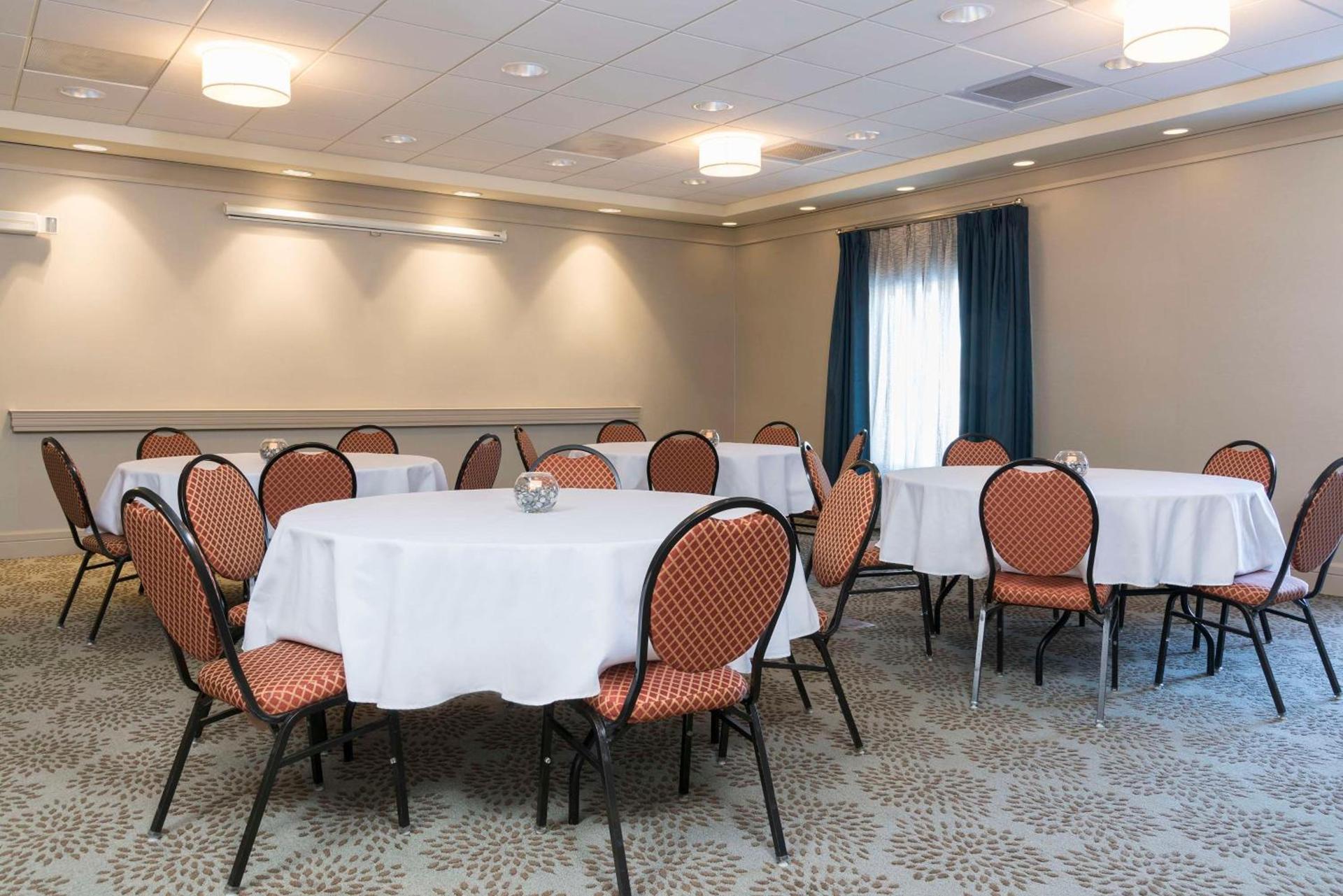 Hampton Inn & Suites Hartford-Manchester photo 44