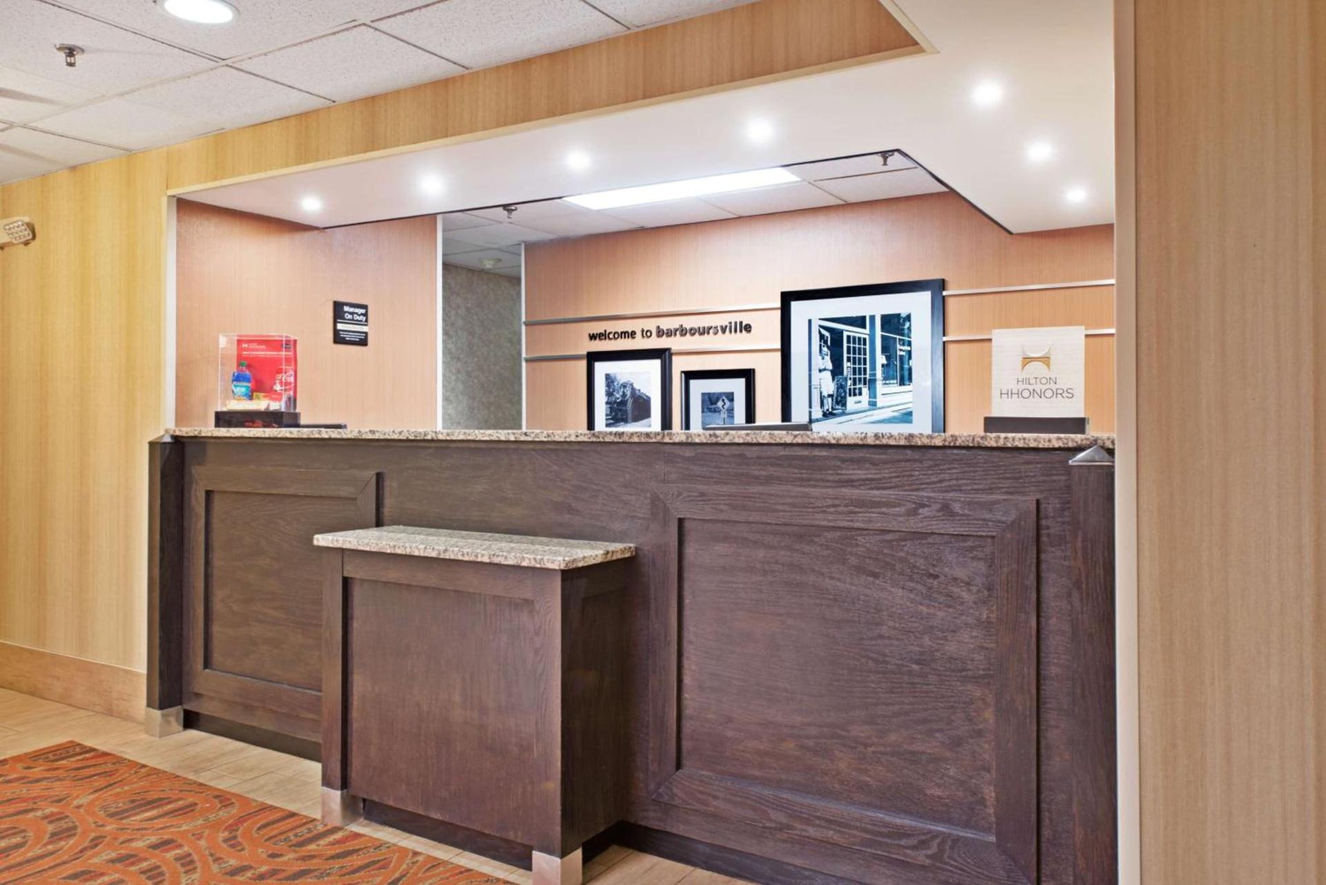 Hampton Inn Huntington/Barboursville photo 3
