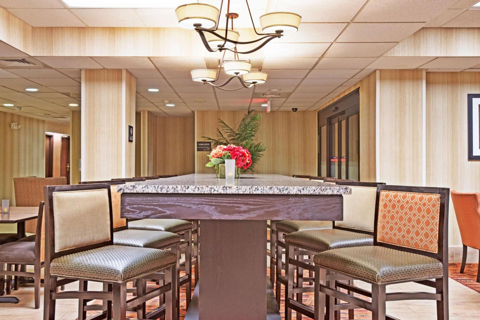 Hampton Inn Huntington/Barboursville photo 5