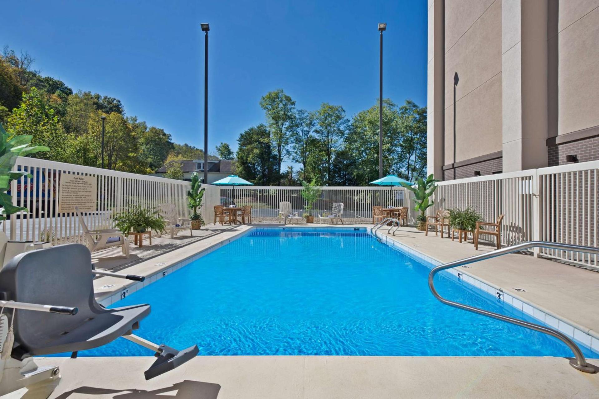 Hampton Inn Huntington/Barboursville photo 7