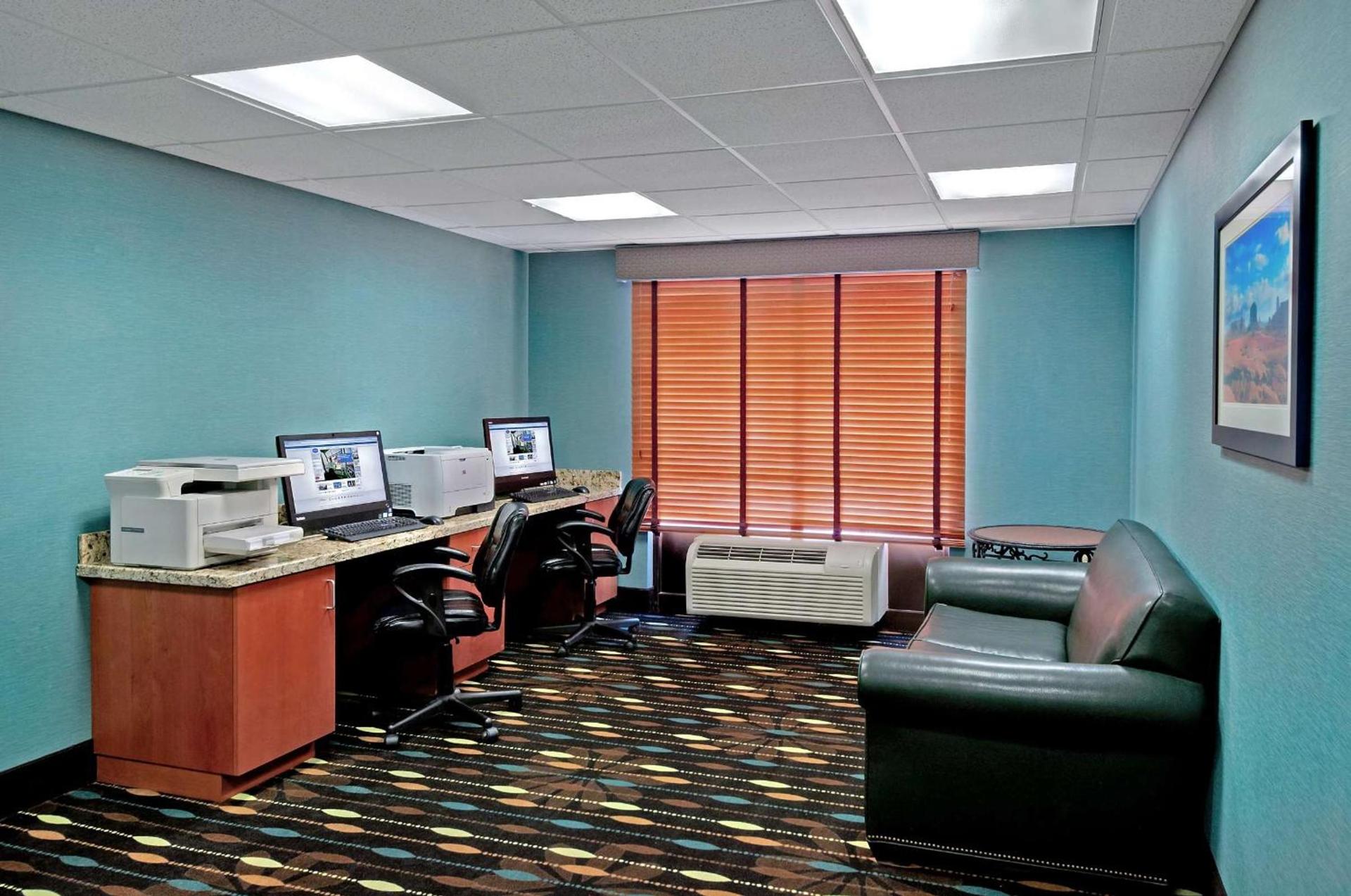 Hampton Inn Lake Havasu City photo 29