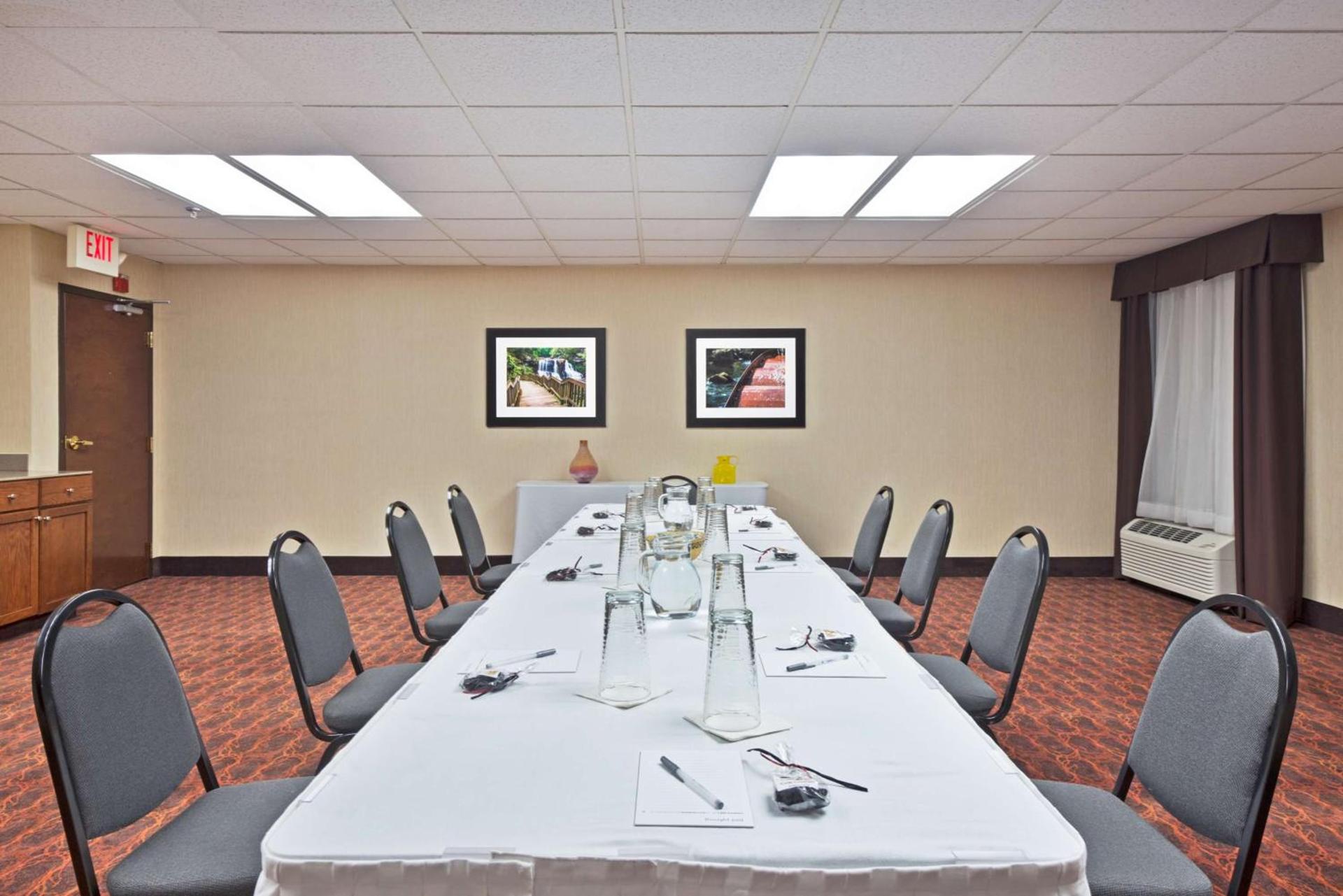 Hampton Inn Huntington/Barboursville photo 30