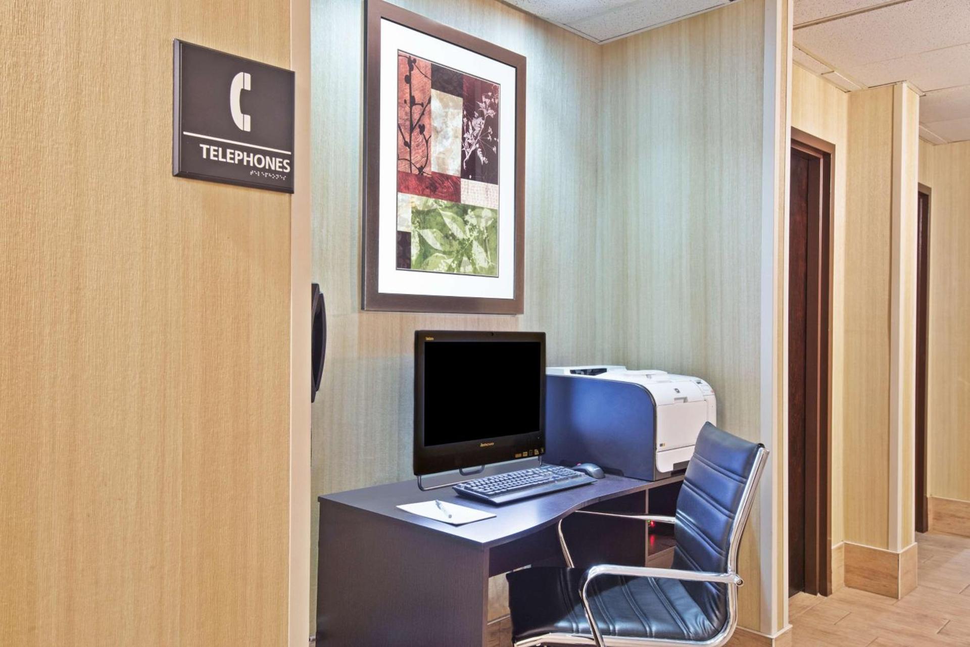Hampton Inn Huntington/Barboursville photo 31
