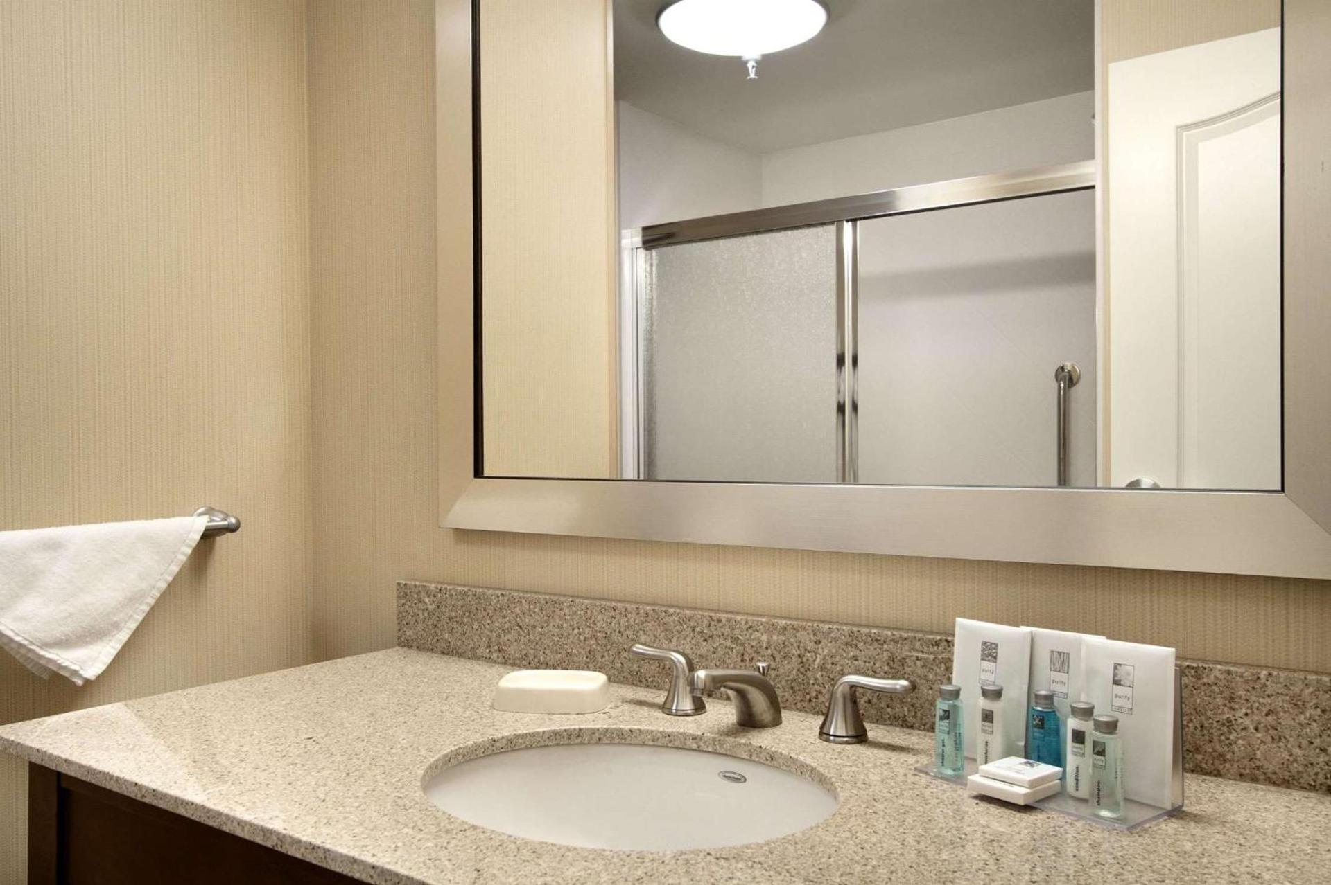 Hampton Inn & Suites Charles Town photo 17
