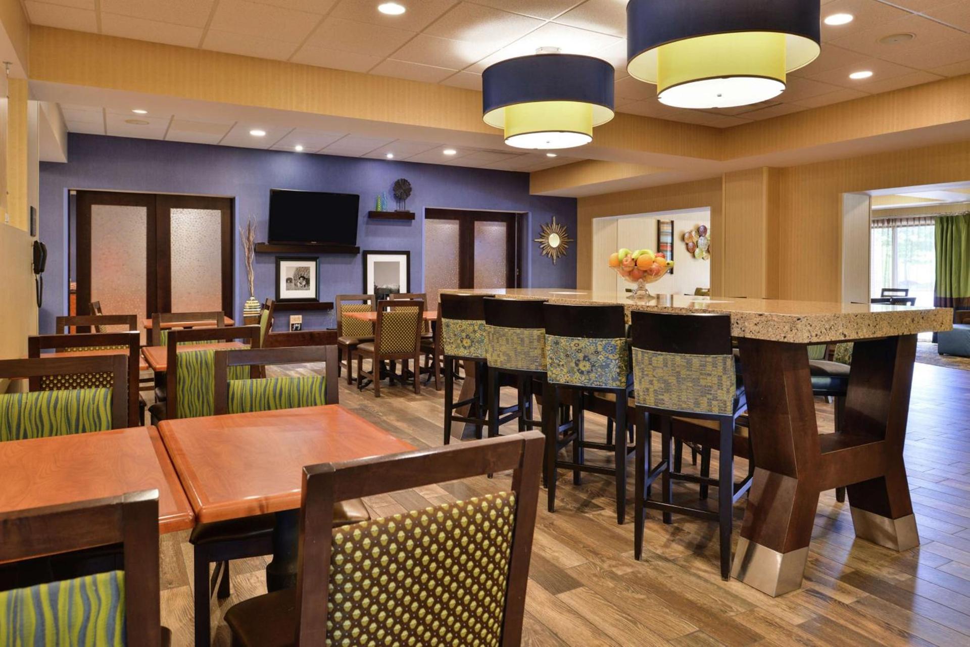 Hampton Inn Harrisonburg South photo 8