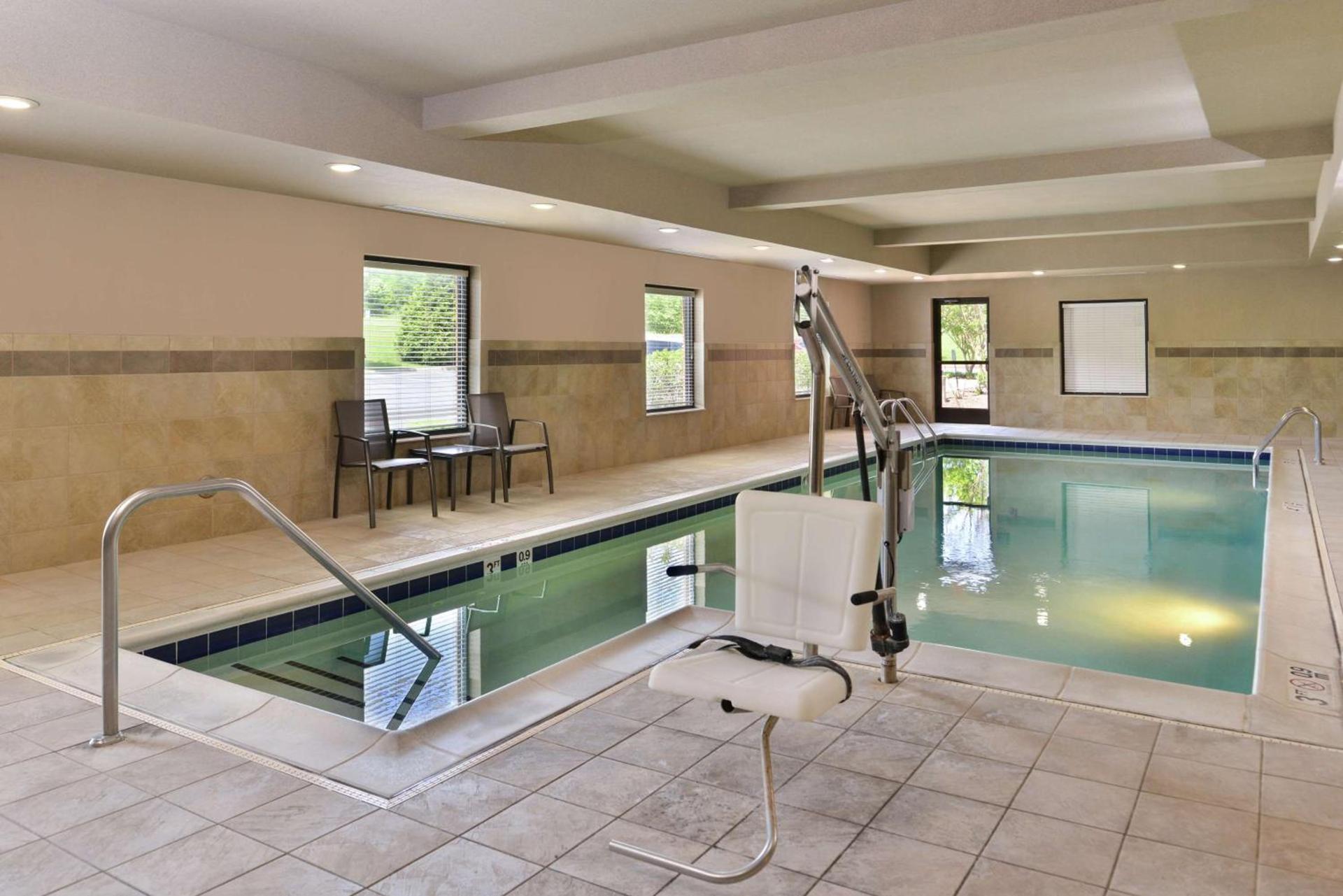 Hampton Inn Harrisonburg South photo 11