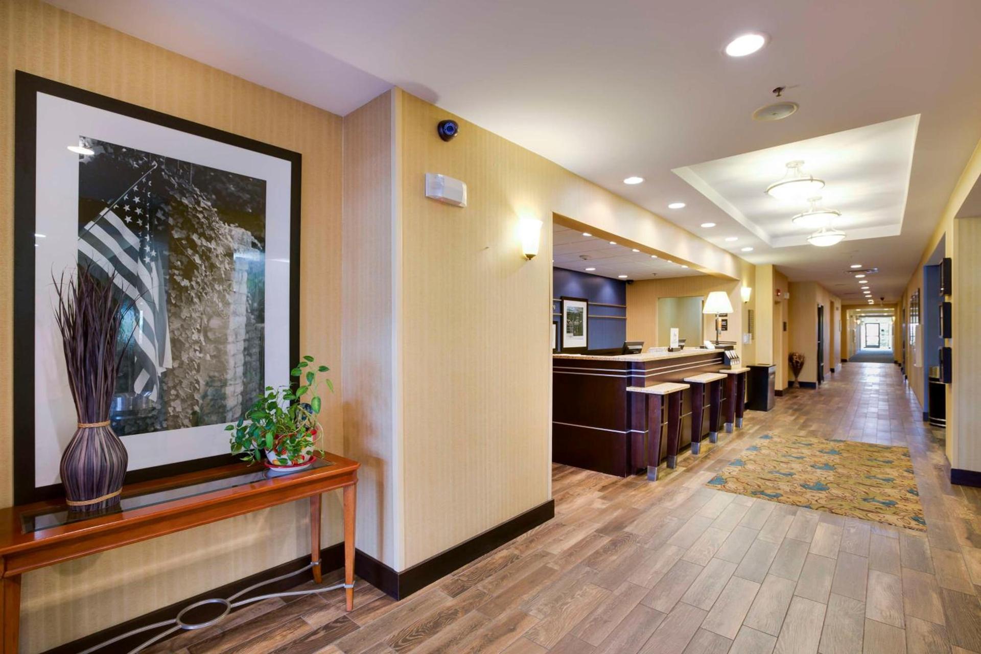 Hampton Inn Harrisonburg South photo 10