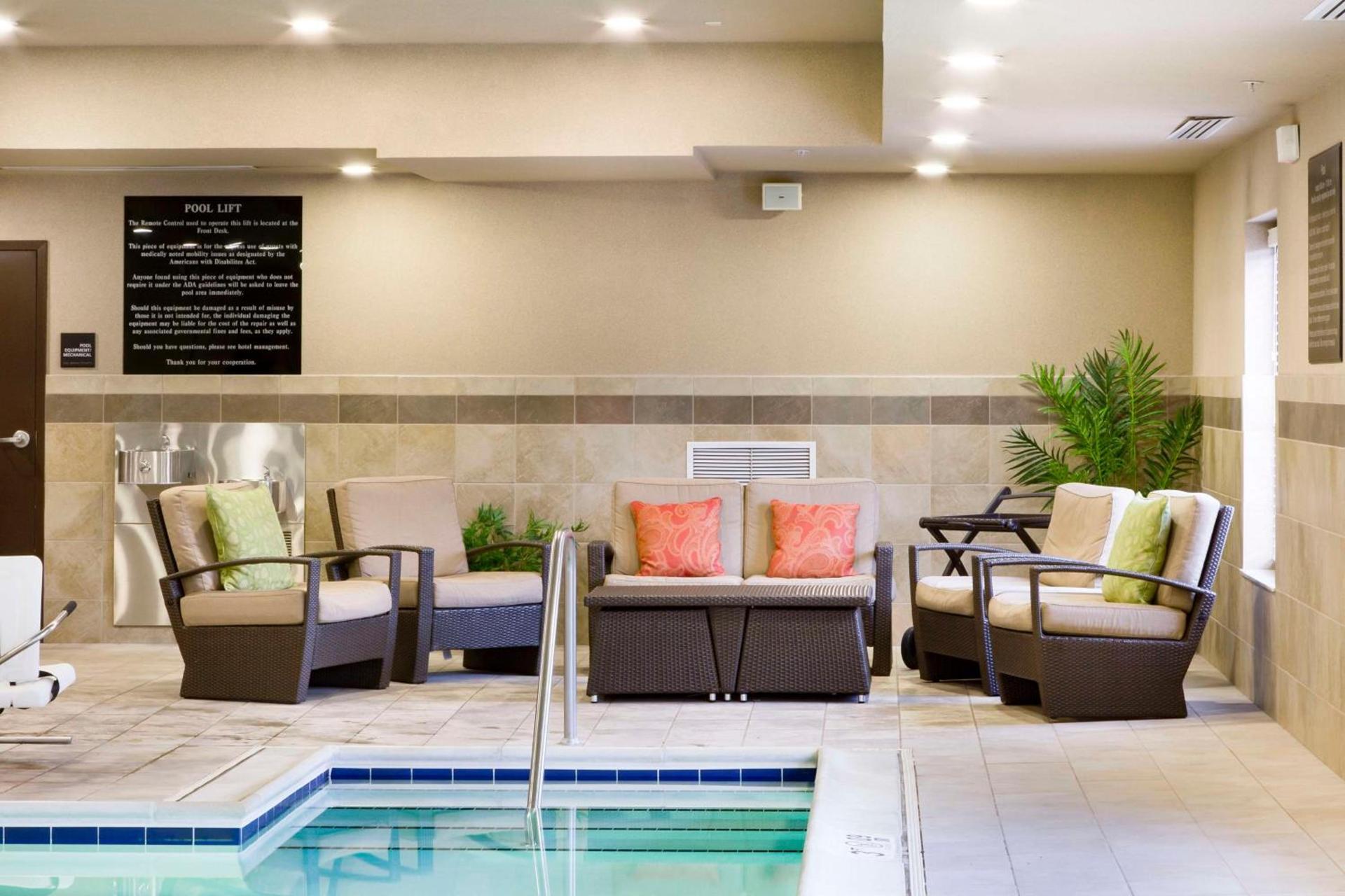 Hampton Inn Harrisonburg South photo 13