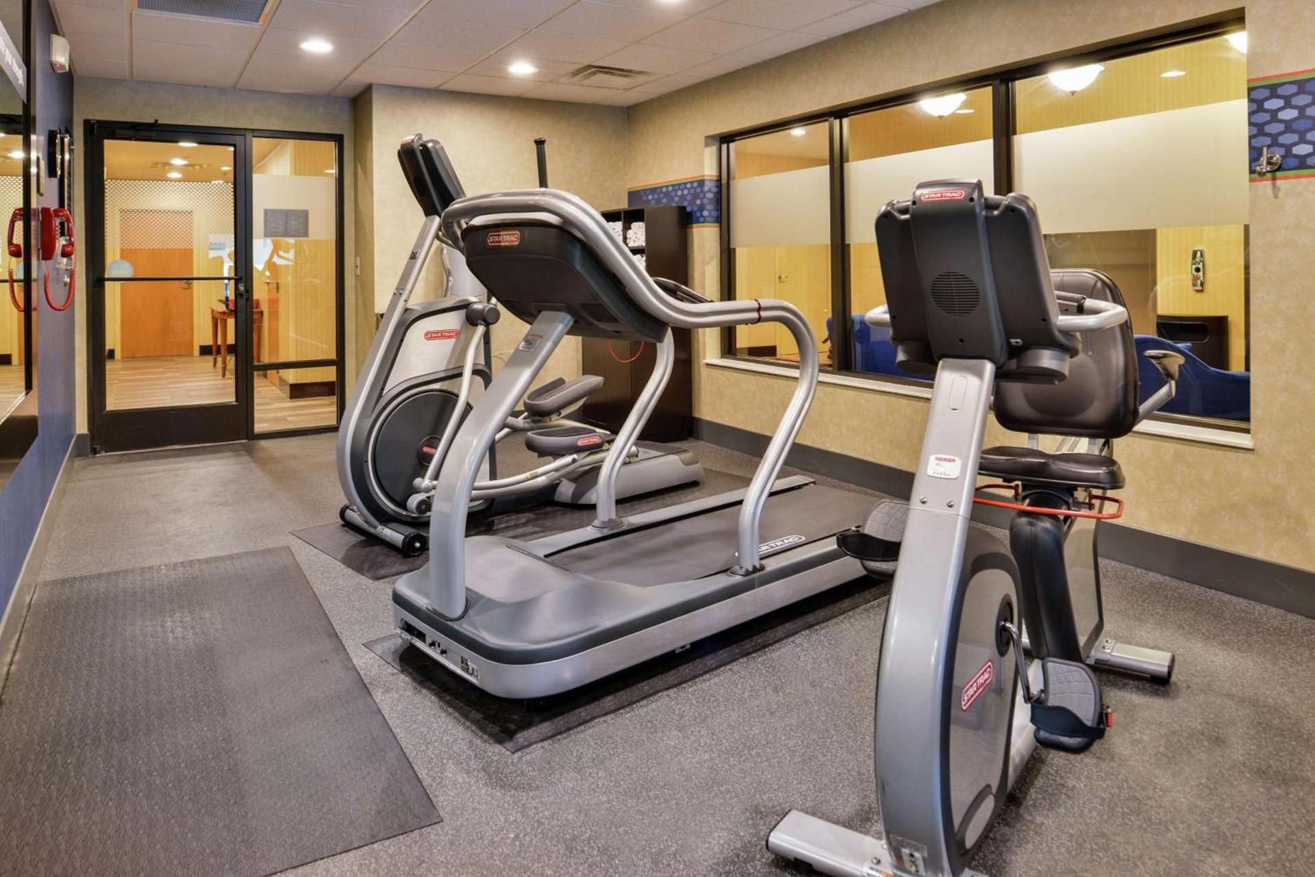 Hampton Inn Harrisonburg South photo 20