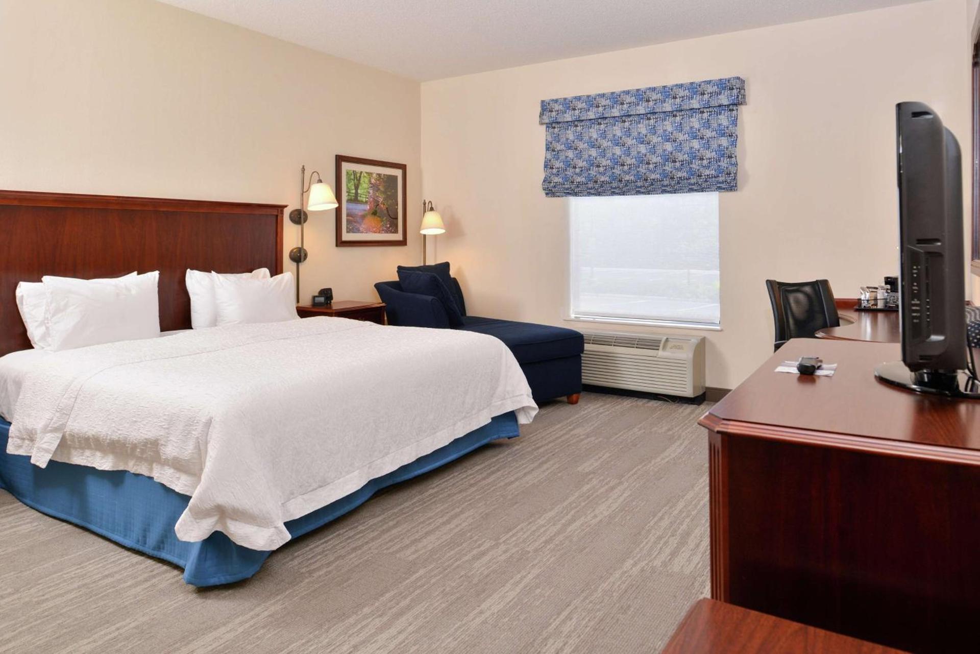 Hampton Inn Harrisonburg South photo 23