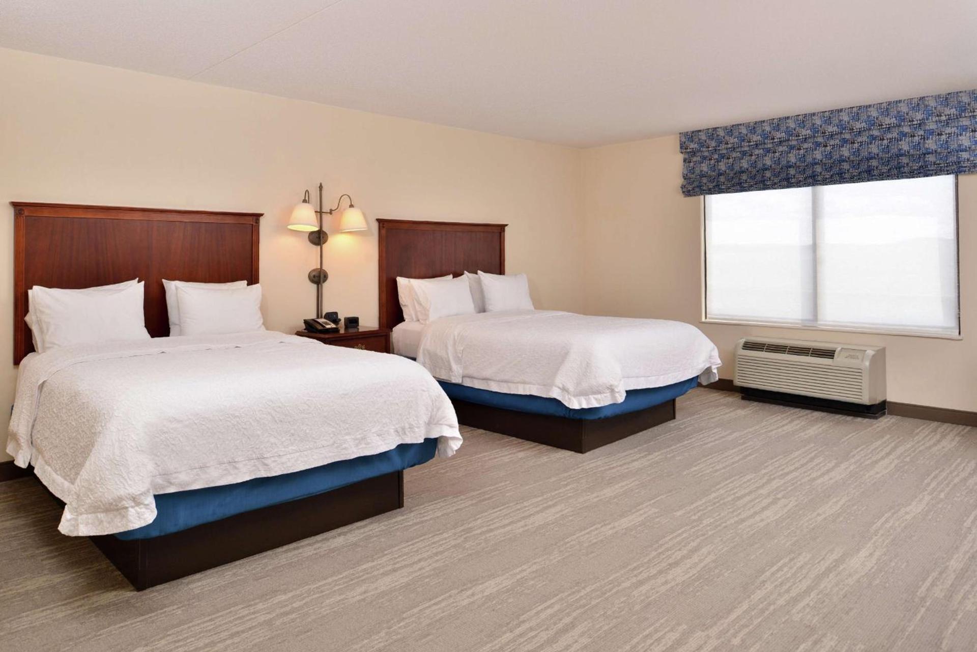 Hampton Inn Harrisonburg South photo 24