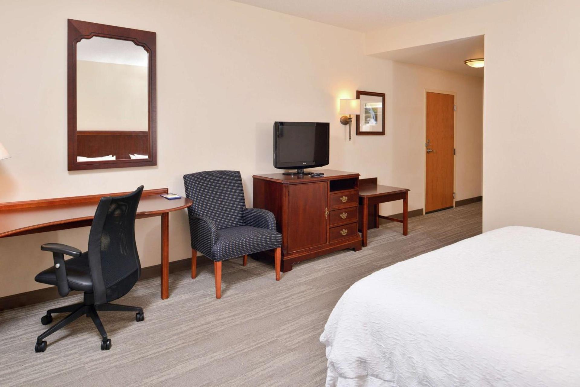 Hampton Inn Harrisonburg South photo 27