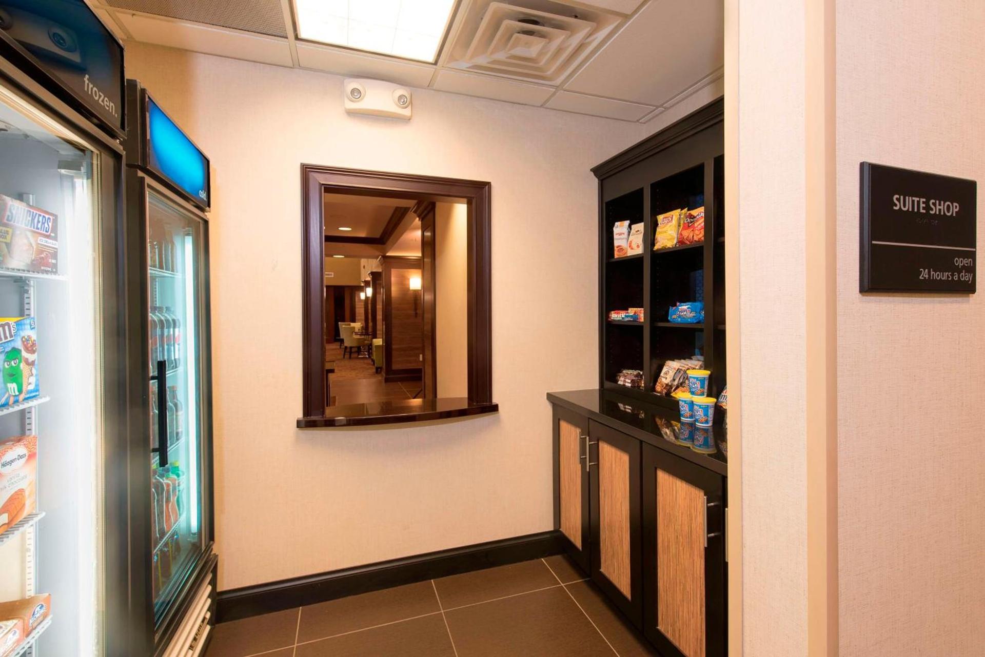 Hampton Inn & Suites Crawfordsville photo 12