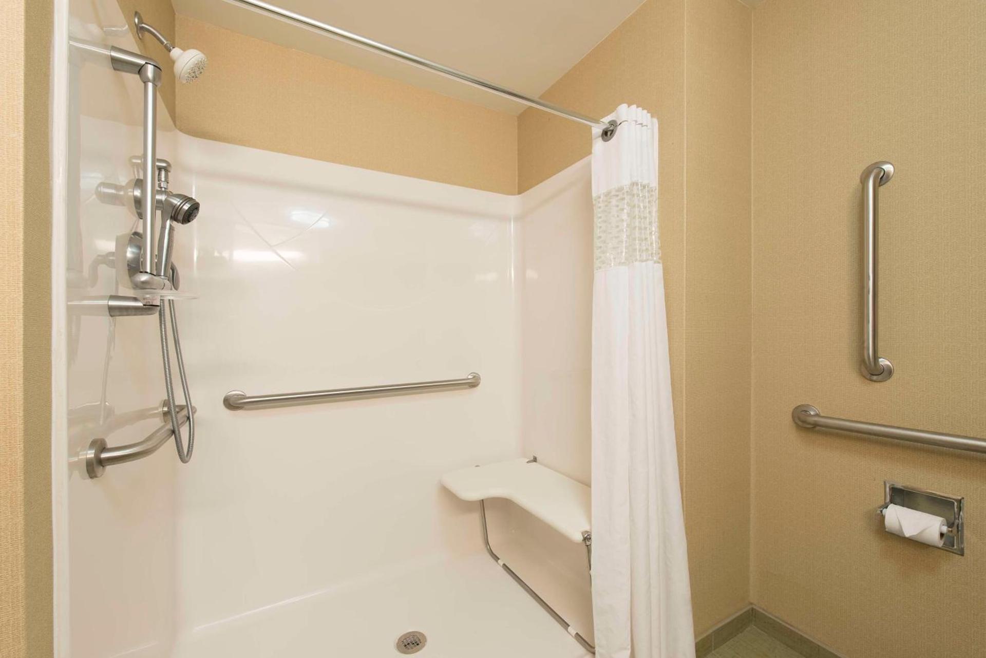 Hampton Inn & Suites Crawfordsville photo 18