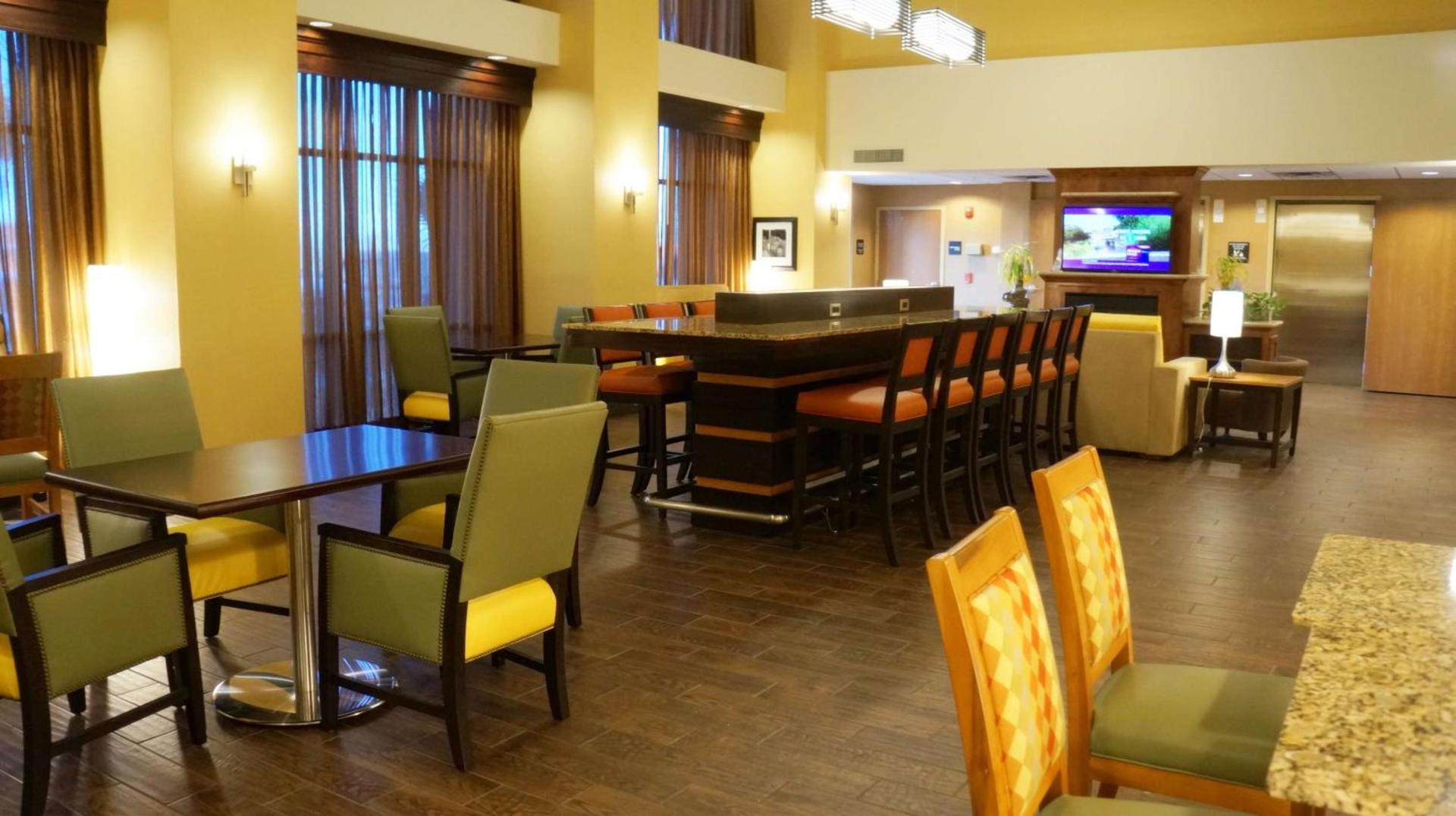 Hampton Inn & Suites Kingman photo 9