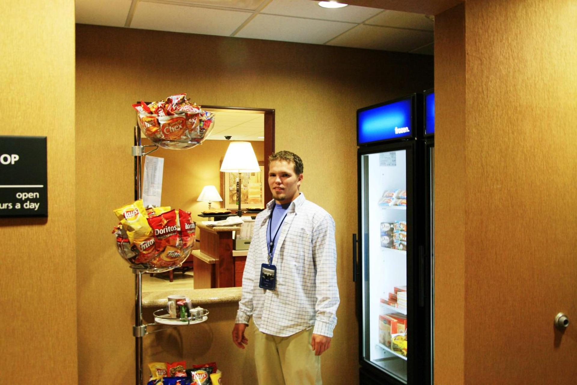 Hampton Inn & Suites Kingman photo 13