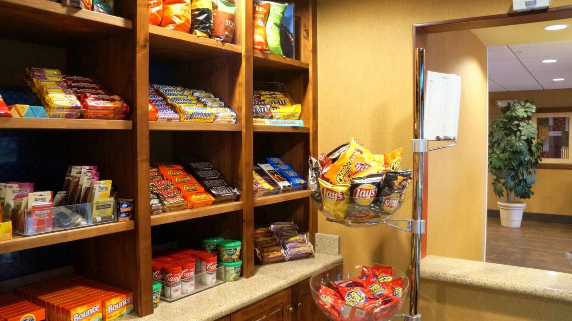 Hampton Inn & Suites Kingman photo 15
